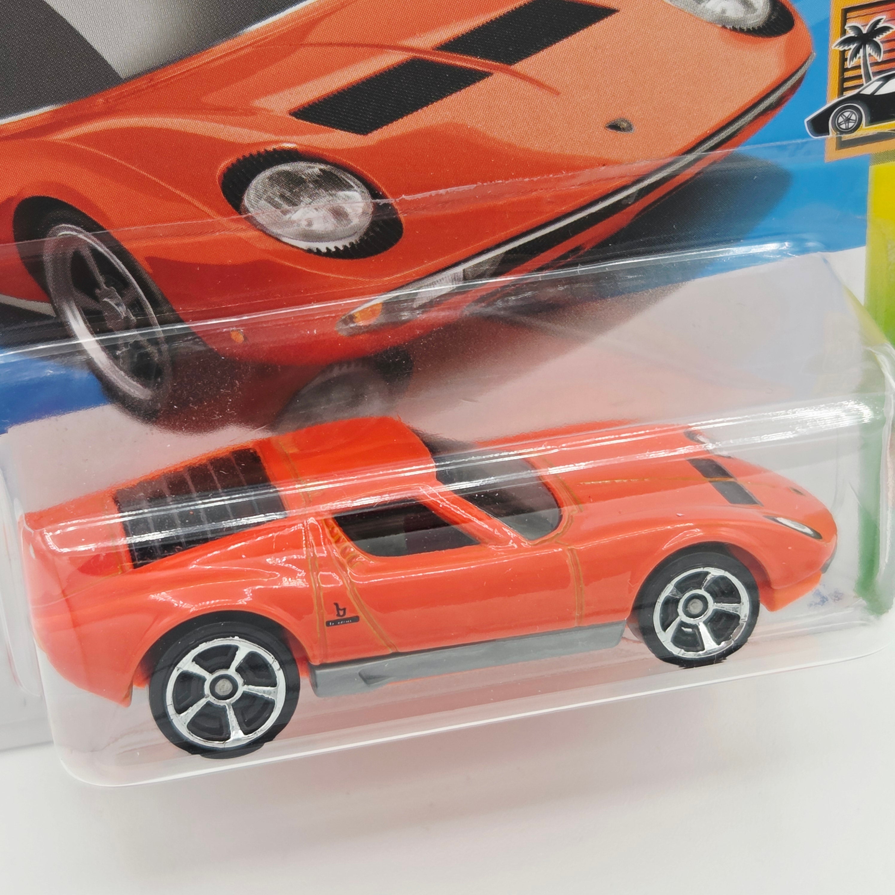 Hot Wheels '71 Lamborghini Miura SV - Short Card (2022 HW Basic - Exotics)