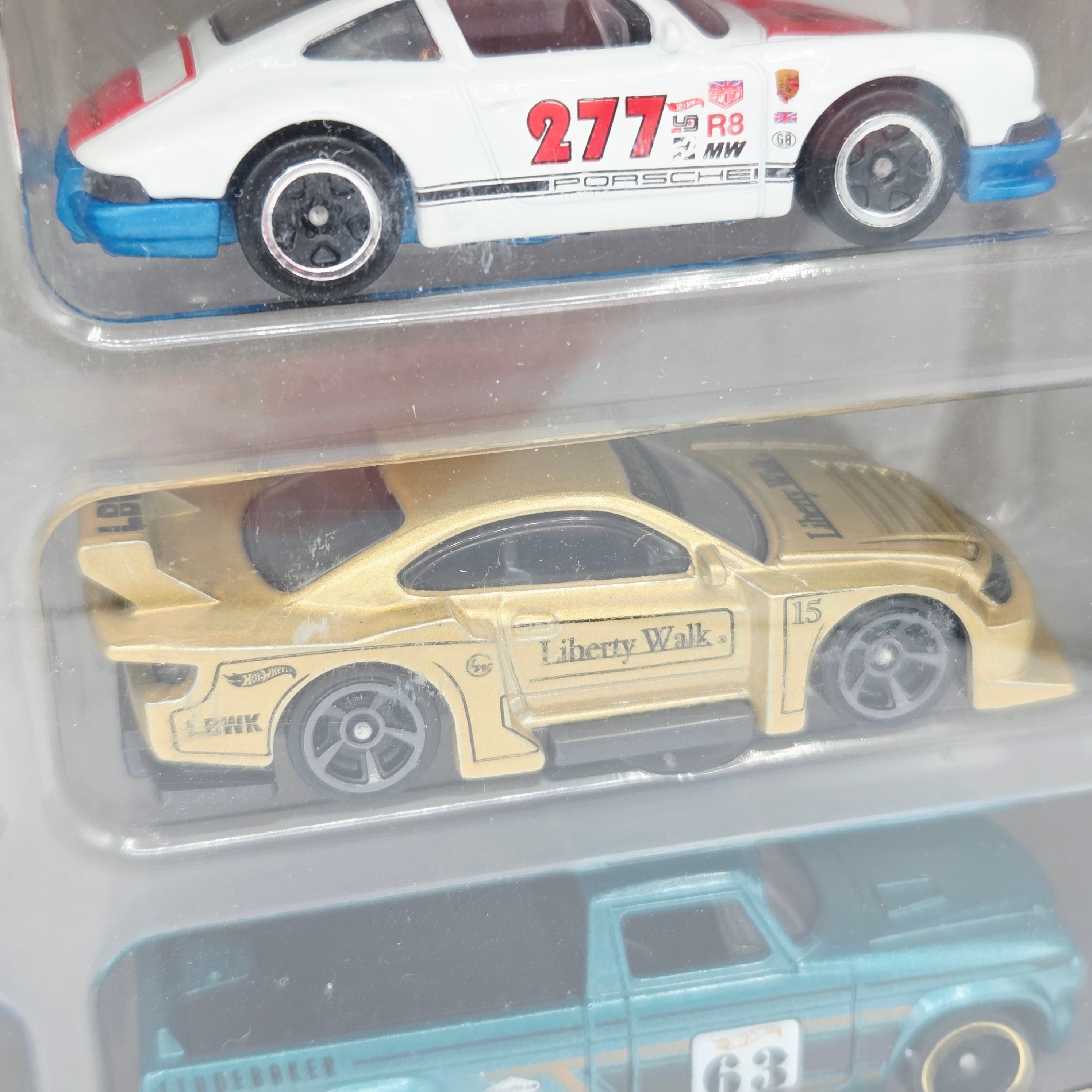 Hot Wheels 8 Pack - Exclusive Custom '18 Ford Mustang (2023 Multipack)