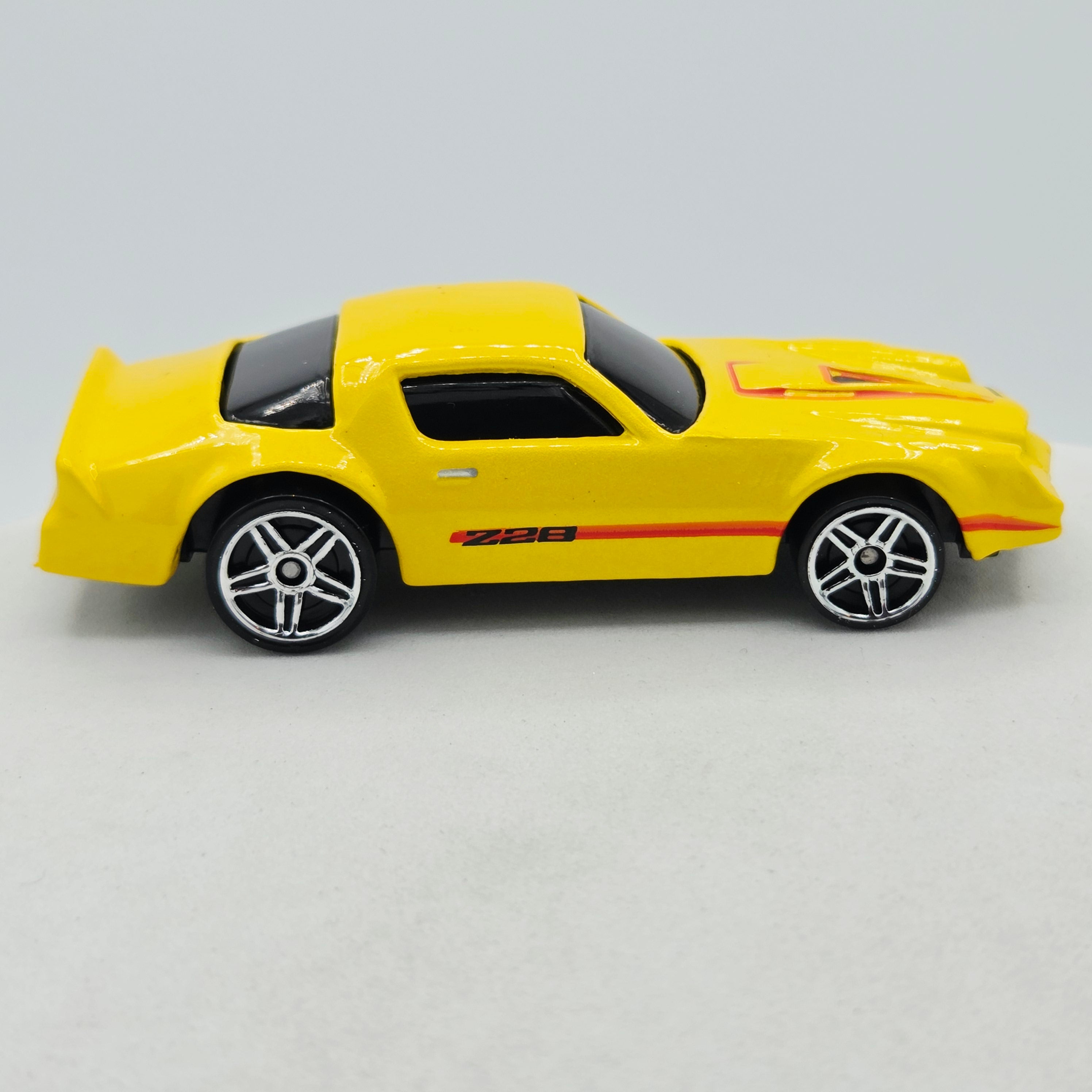 Hot Wheels Chevrolet Camaro Z28 (2007 HW Basic - Camaro)