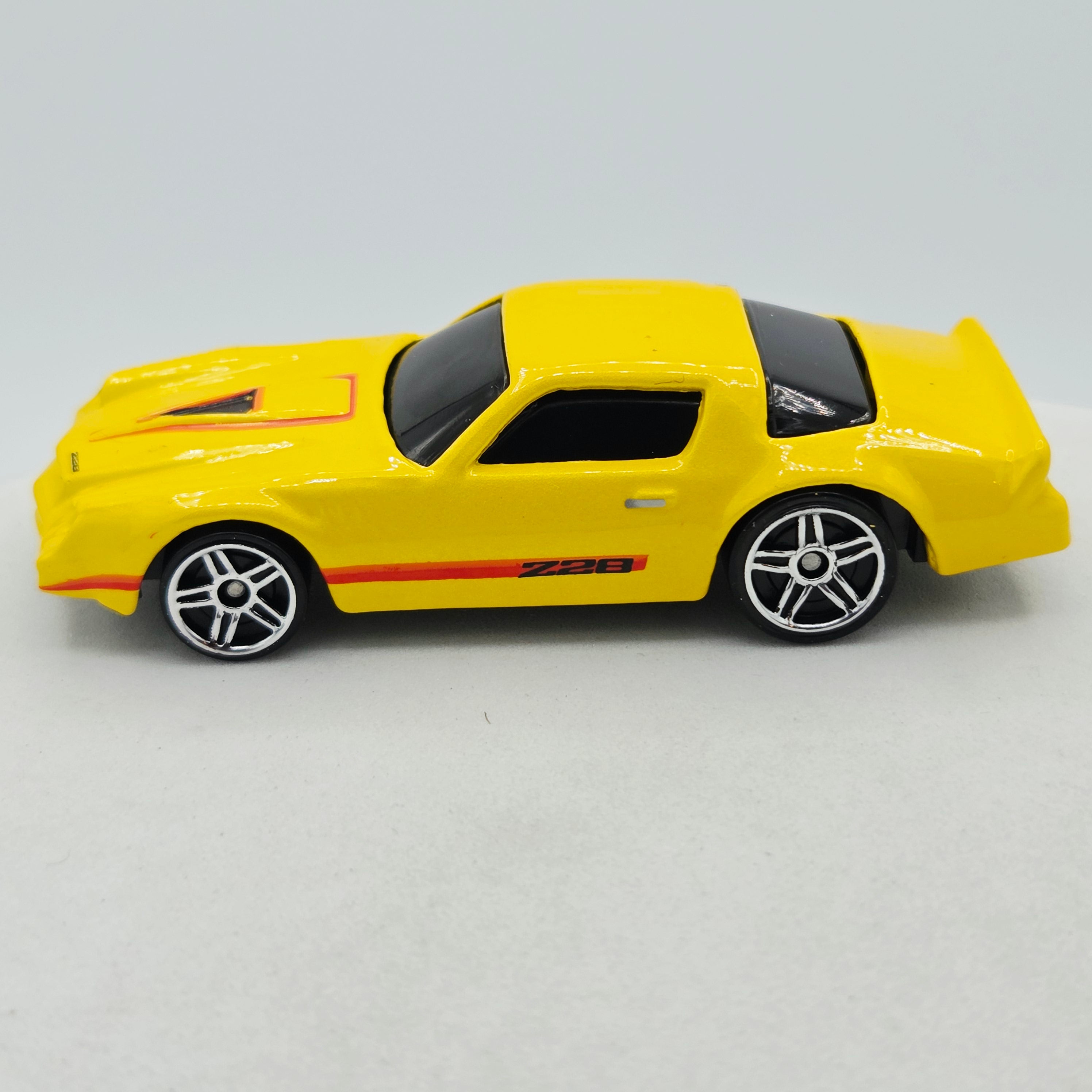 Hot Wheels Chevrolet Camaro Z28 (2007 HW Basic - Camaro)