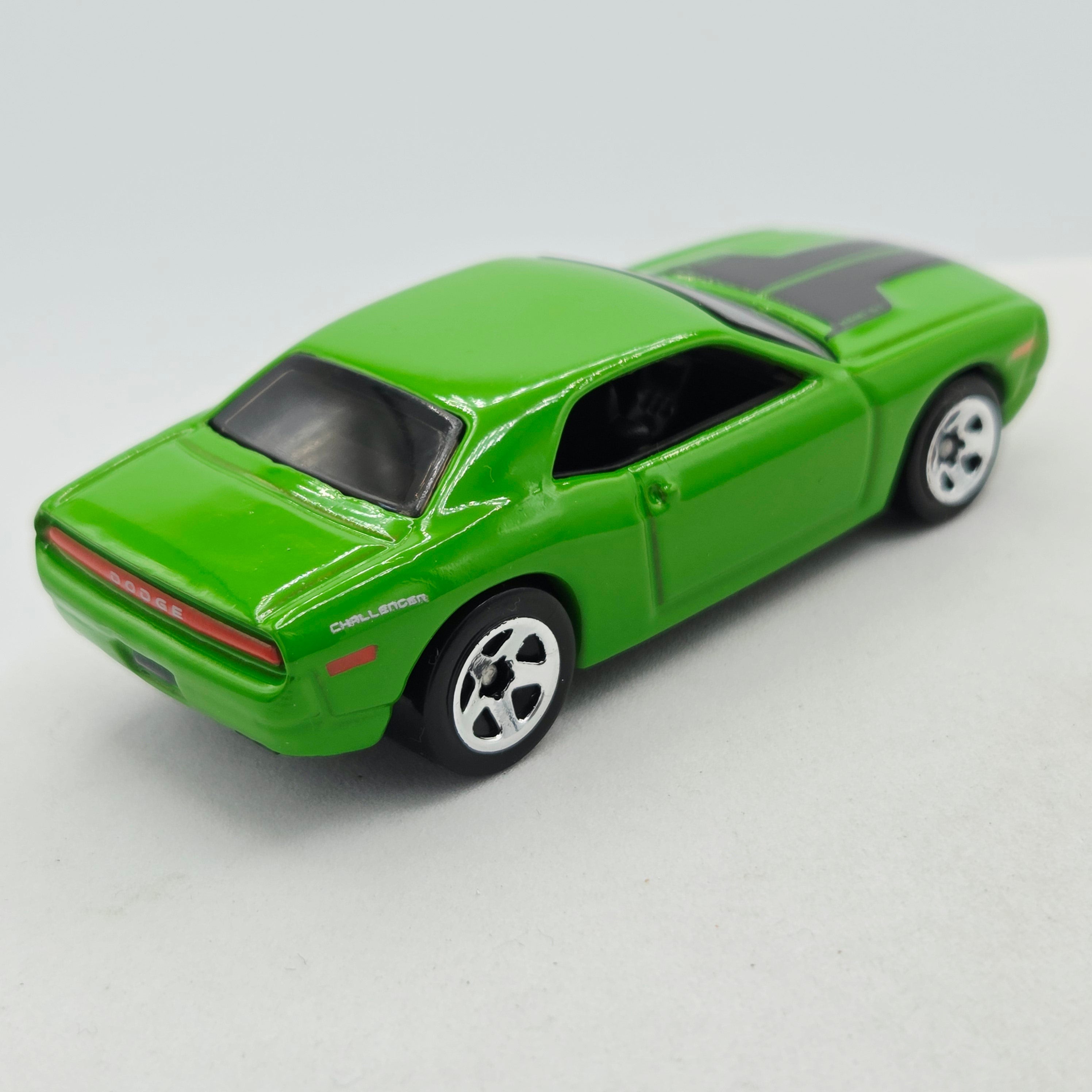 Hot Wheels Dodge Challenger Concept (2007 HW Basic - New Models)
