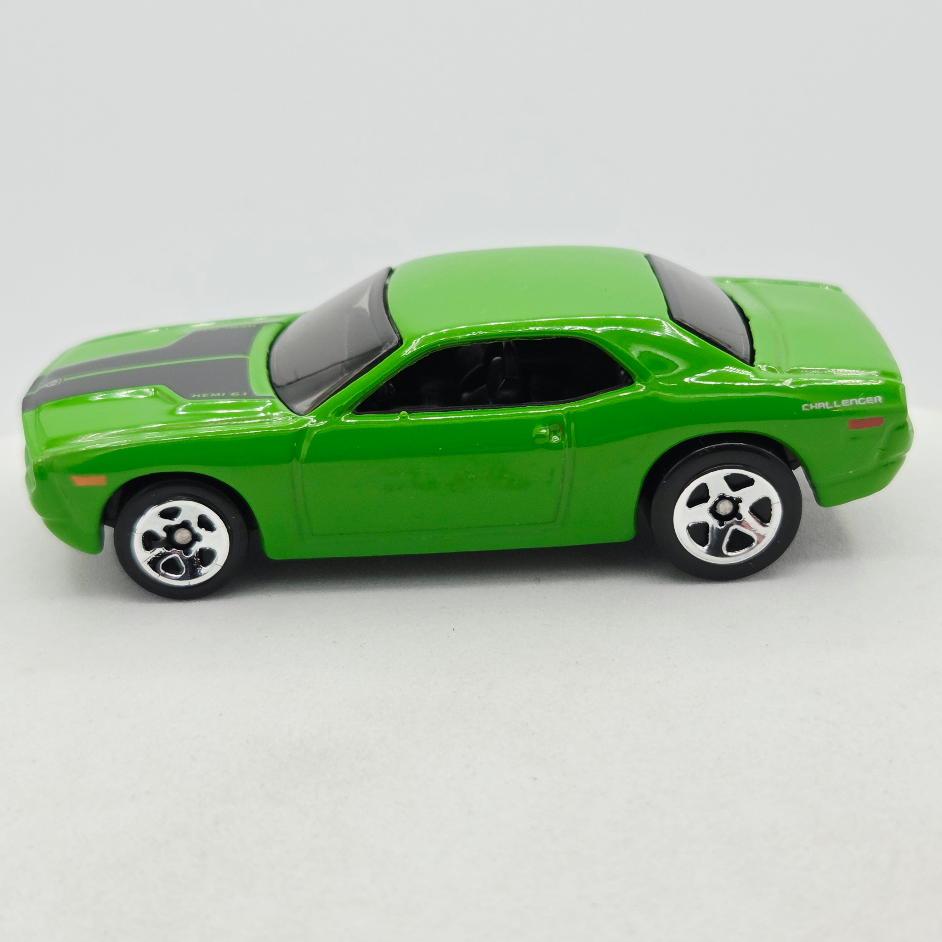 Hot Wheels Dodge Challenger Concept (2007 HW Basic - New Models)