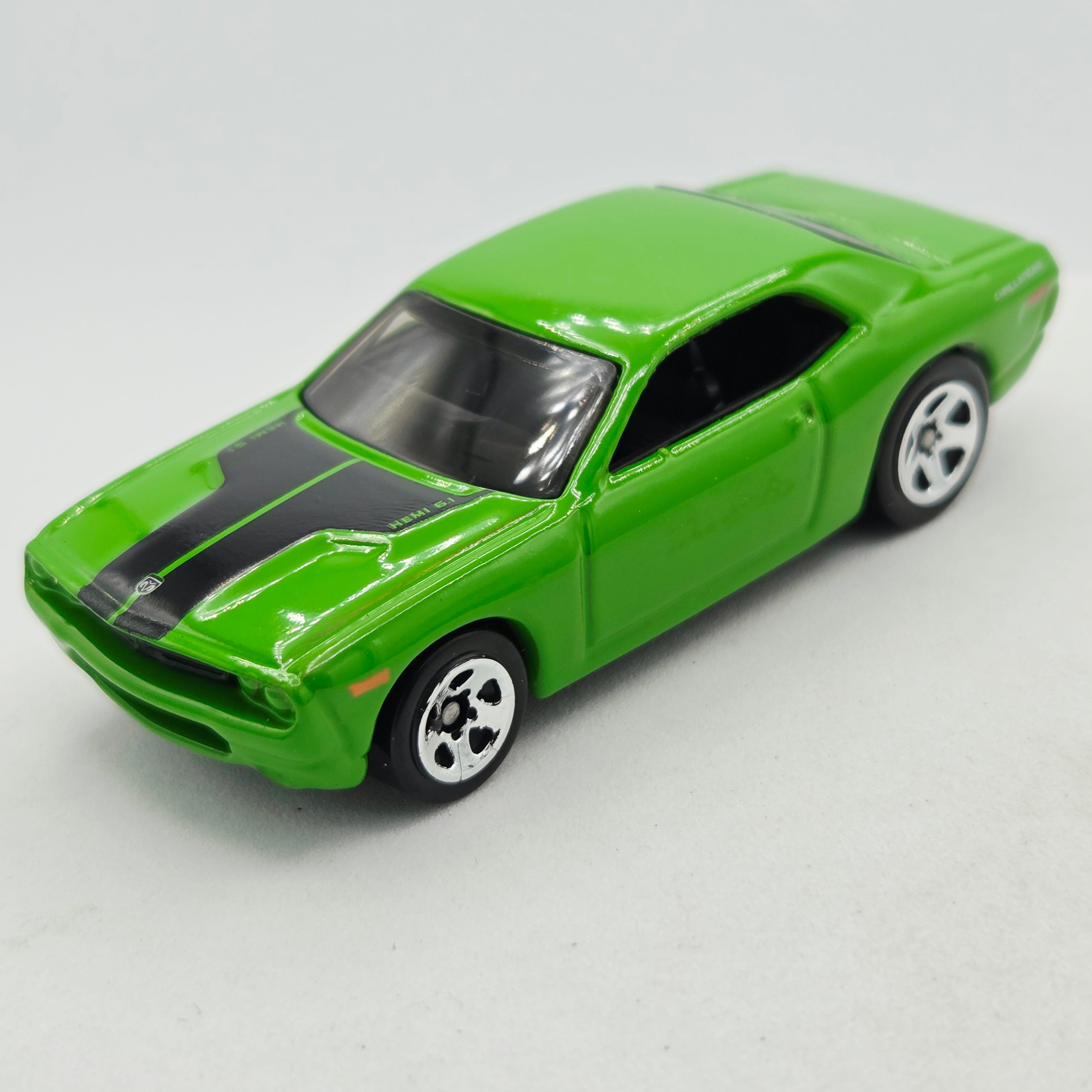 Hot Wheels Dodge Challenger Concept (2007 HW Basic - New Models)