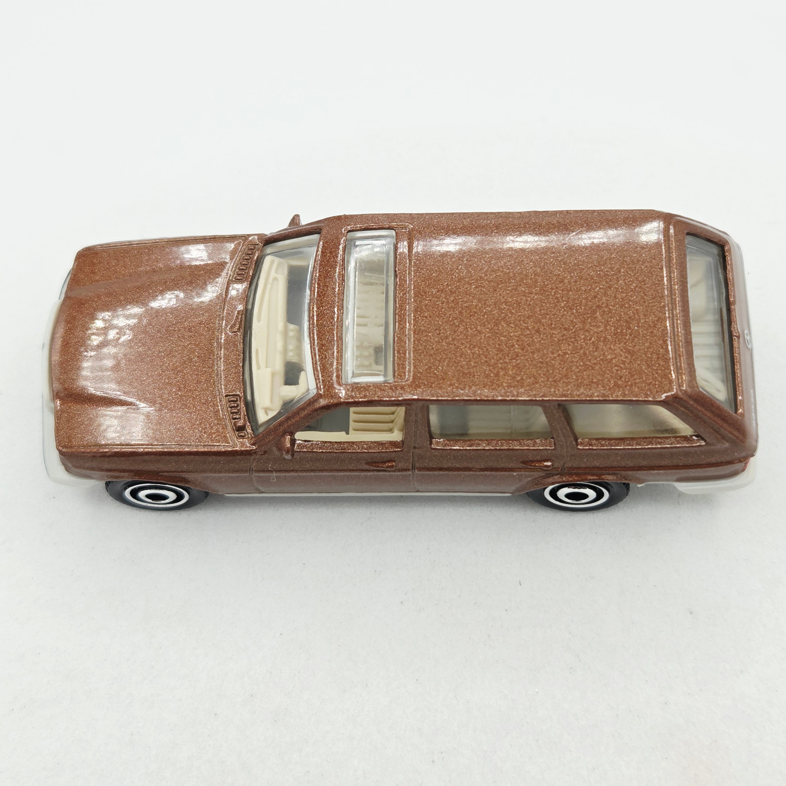 Matchbox '80 Mercedes-Benz W123 Wagon (2023 MBX Autobahn Express IV 5 Pack - Multipack Exclusive)