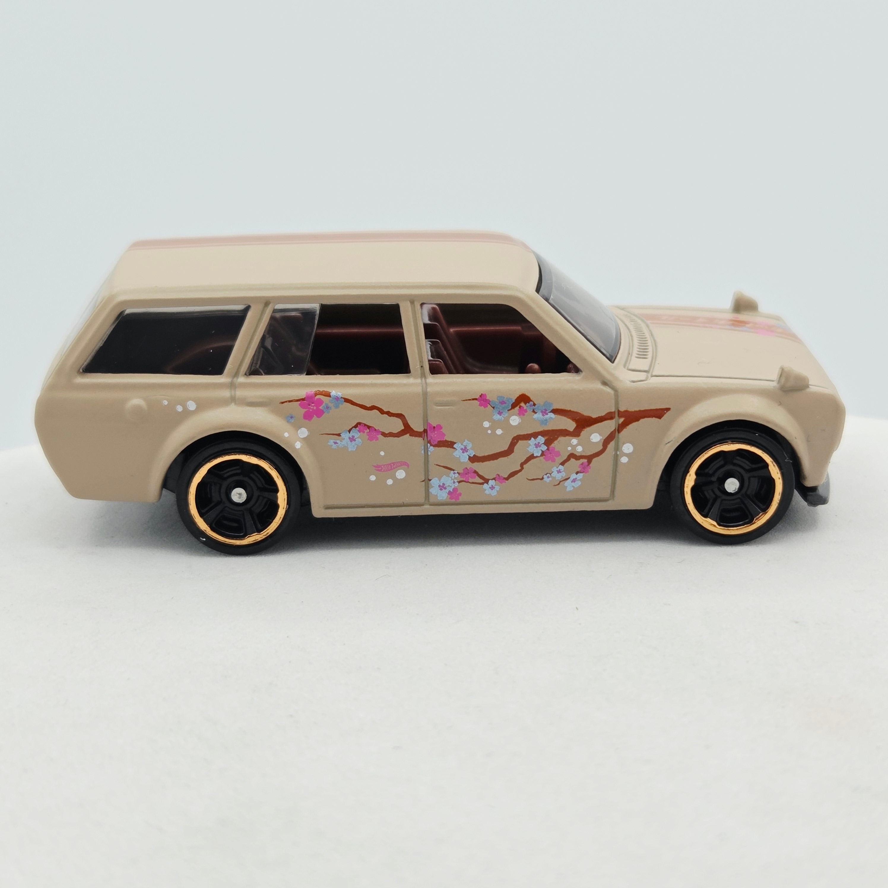 Hot Wheels '71 Datsun Bluebird 510 Wagon (2021 HW Nightburnerz 5 Pack - Multipack Exclusive)