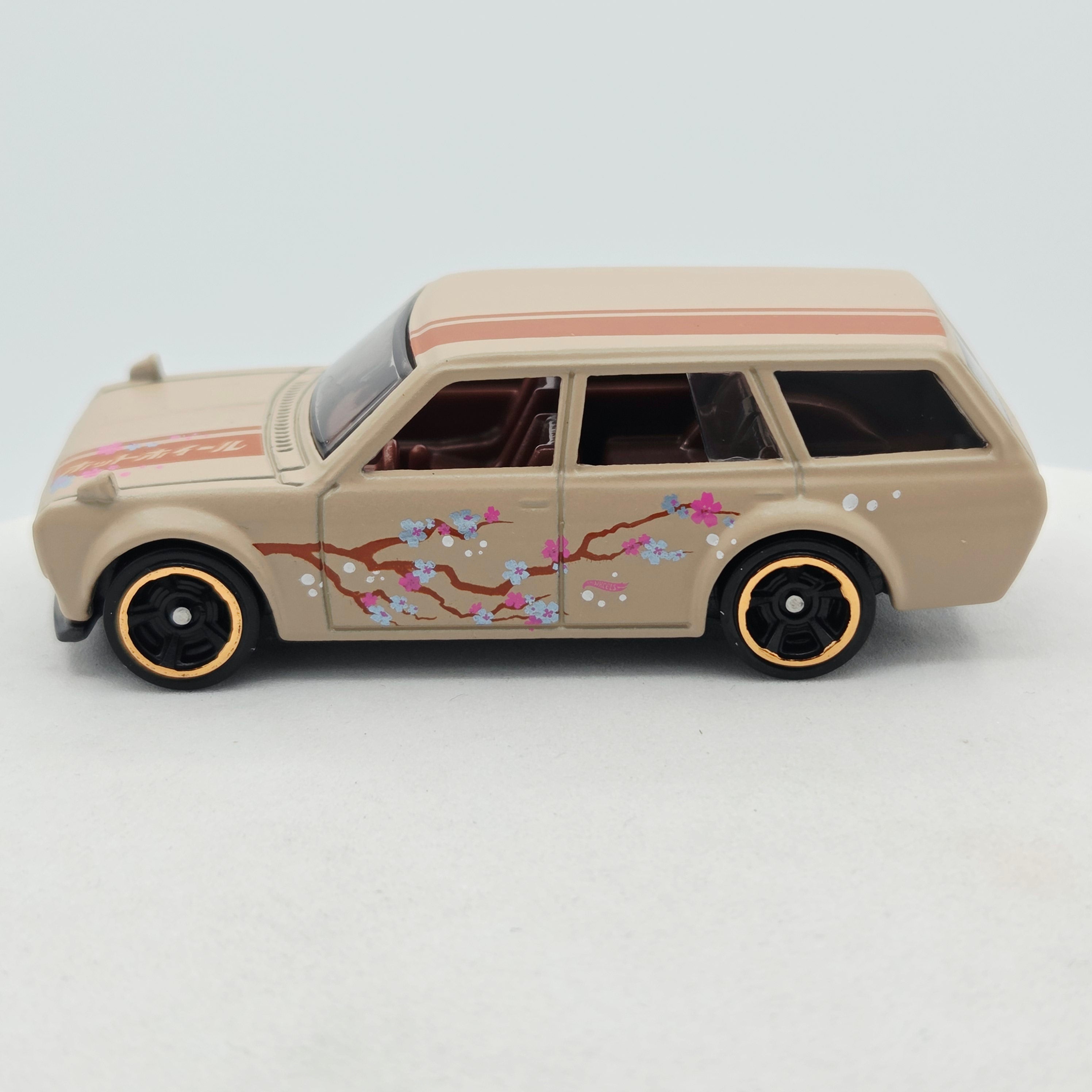 Hot Wheels '71 Datsun Bluebird 510 Wagon (2021 HW Nightburnerz 5 Pack - Multipack Exclusive)