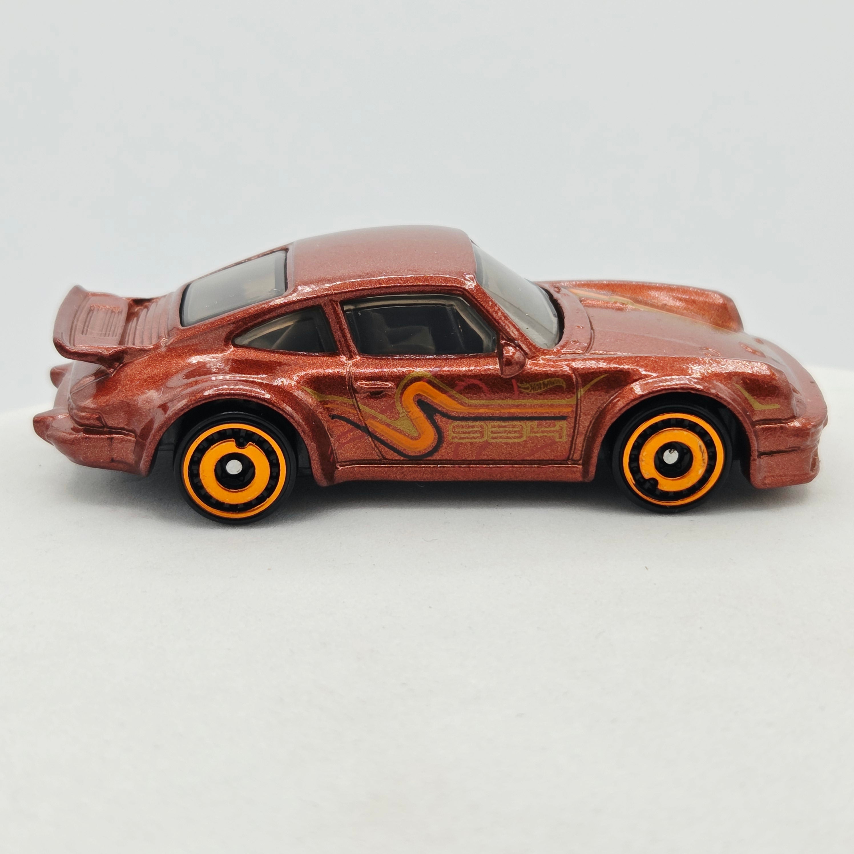 Hot Wheels Porsche 934 Turbo RSR (2021 HW Nightburnerz 5 Pack - Multipack Exclusive)