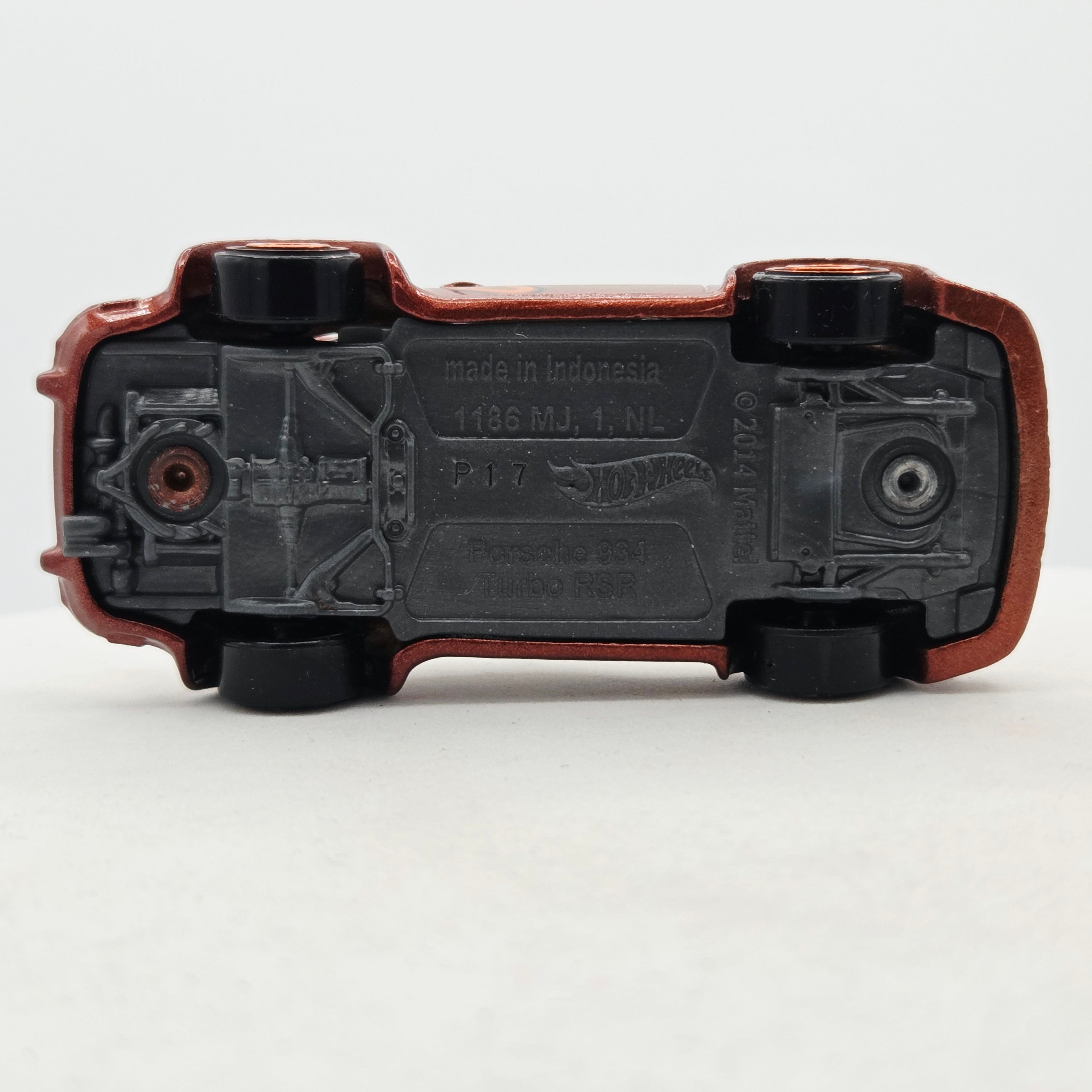 Hot Wheels Porsche 934 Turbo RSR (2021 HW Nightburnerz 5 Pack - Multipack Exclusive)