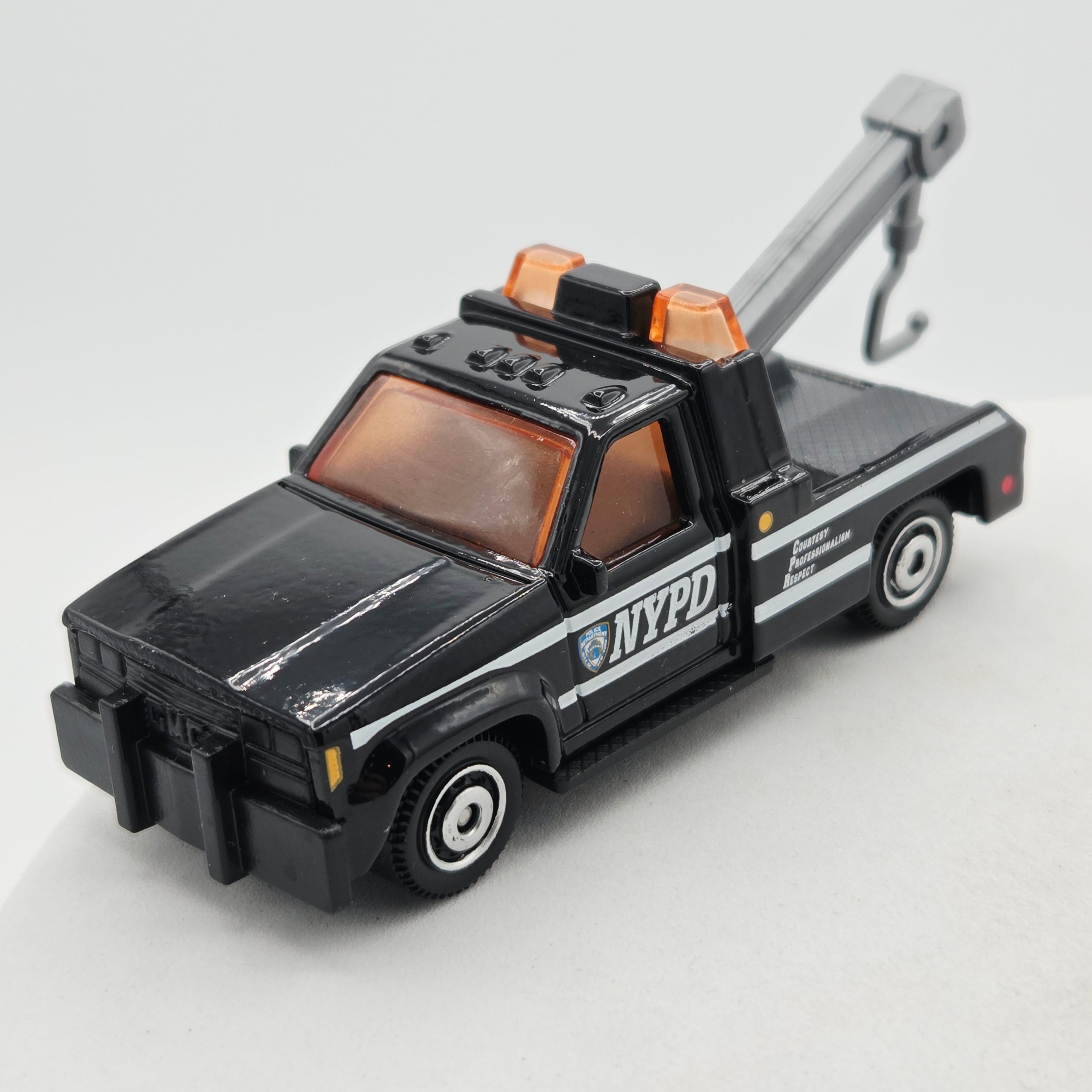 Matchbox GMC Wrecker Tow Truck "NYPD" (2016 MBX Police Rescue 5 Pack - Multipack Exclusive)