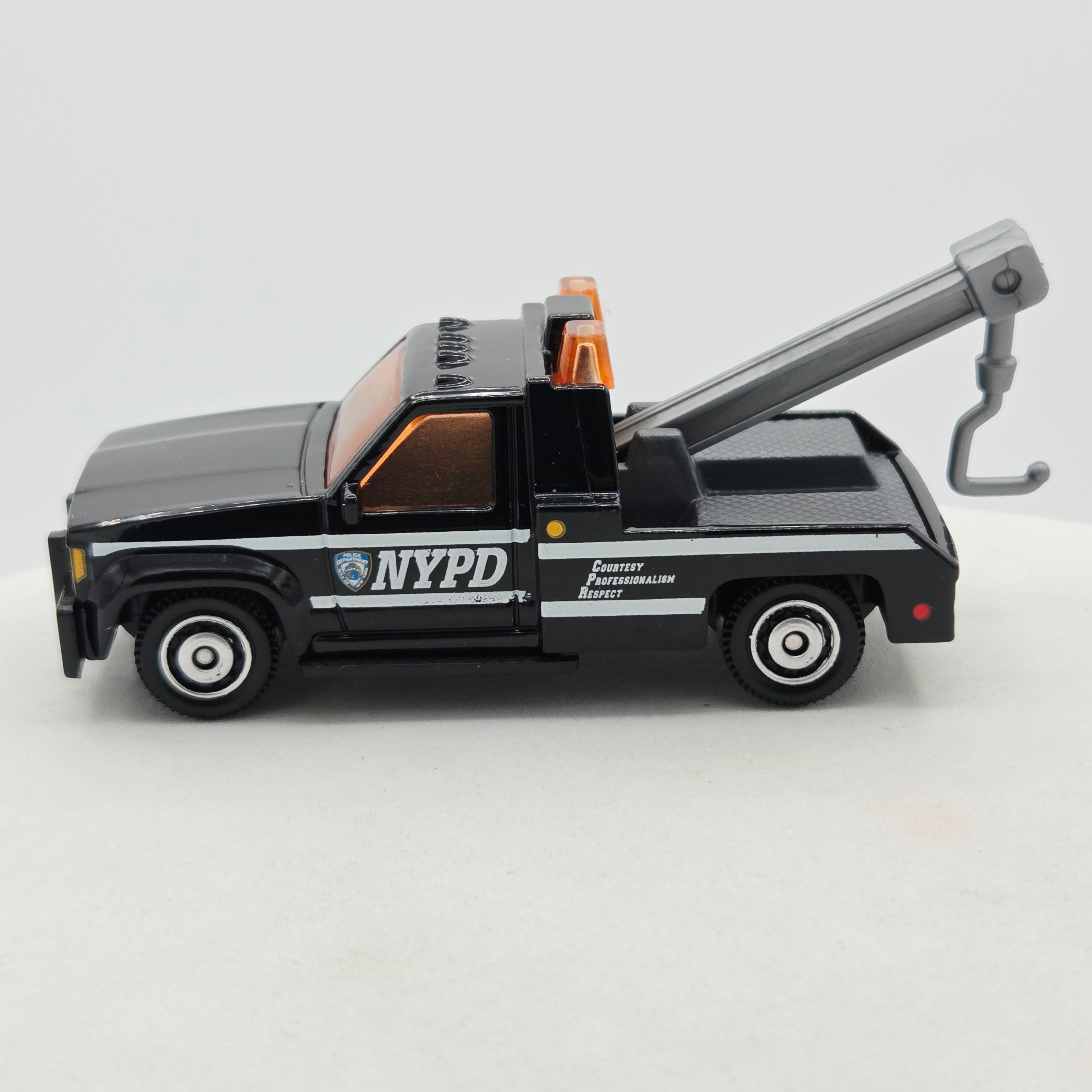 Matchbox GMC Wrecker Tow Truck "NYPD" (2016 MBX Police Rescue 5 Pack - Multipack Exclusive)