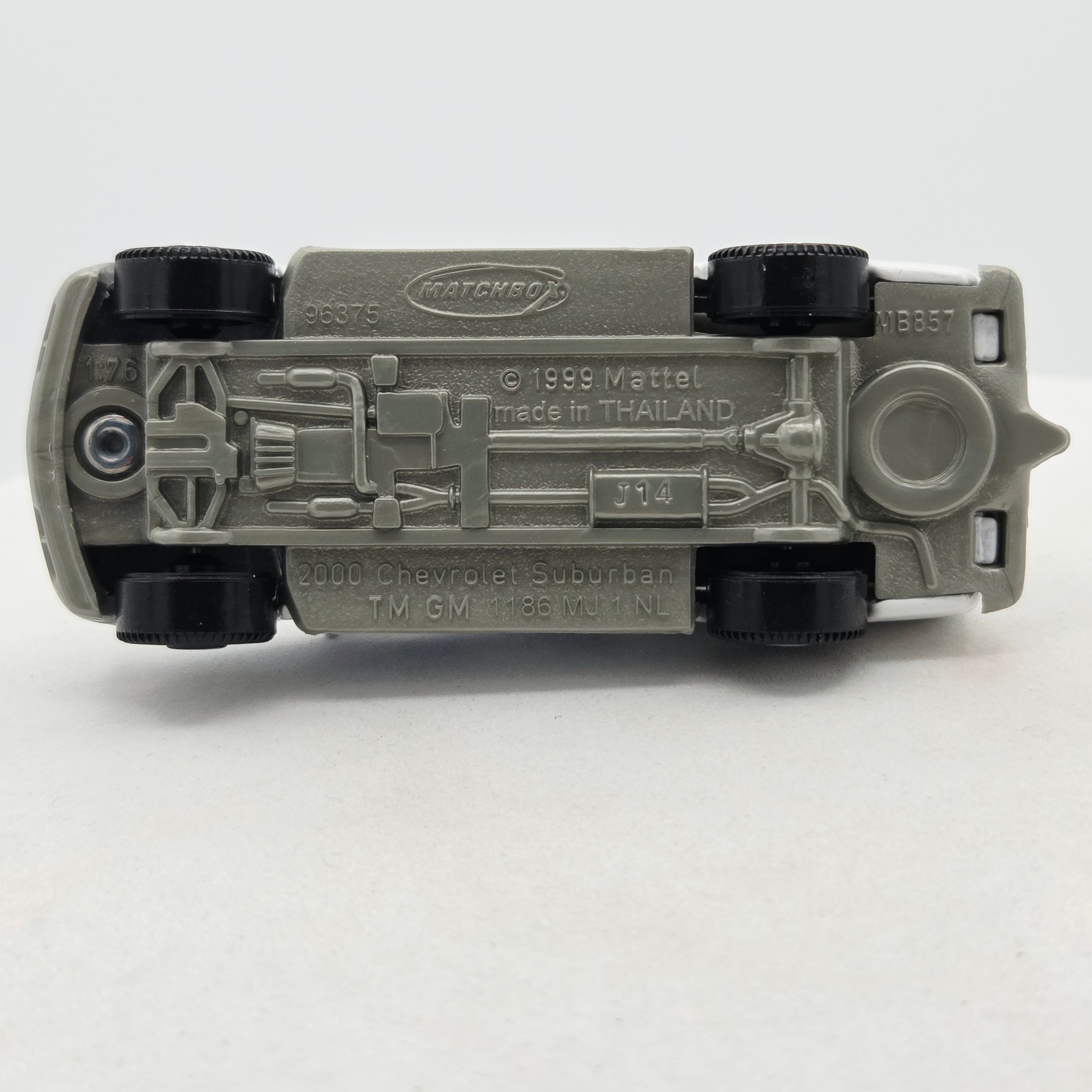 Matchbox '00 Chevy Suburban "NYPD" (2016 MBX Basic - Rescue)