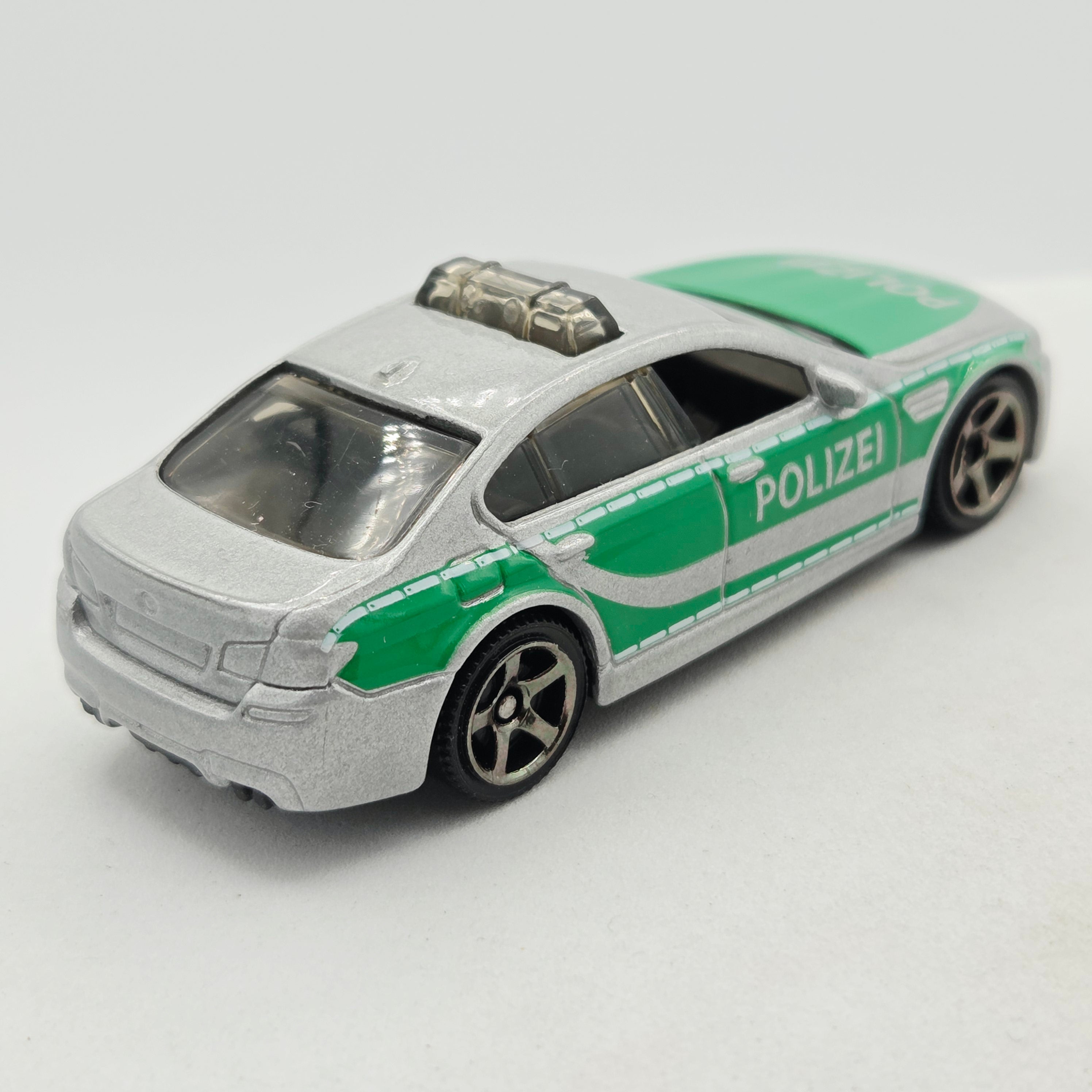 Matchbox BMW M5 Police "Polizei" (2015 MBX Basic - Heroic Rescue)