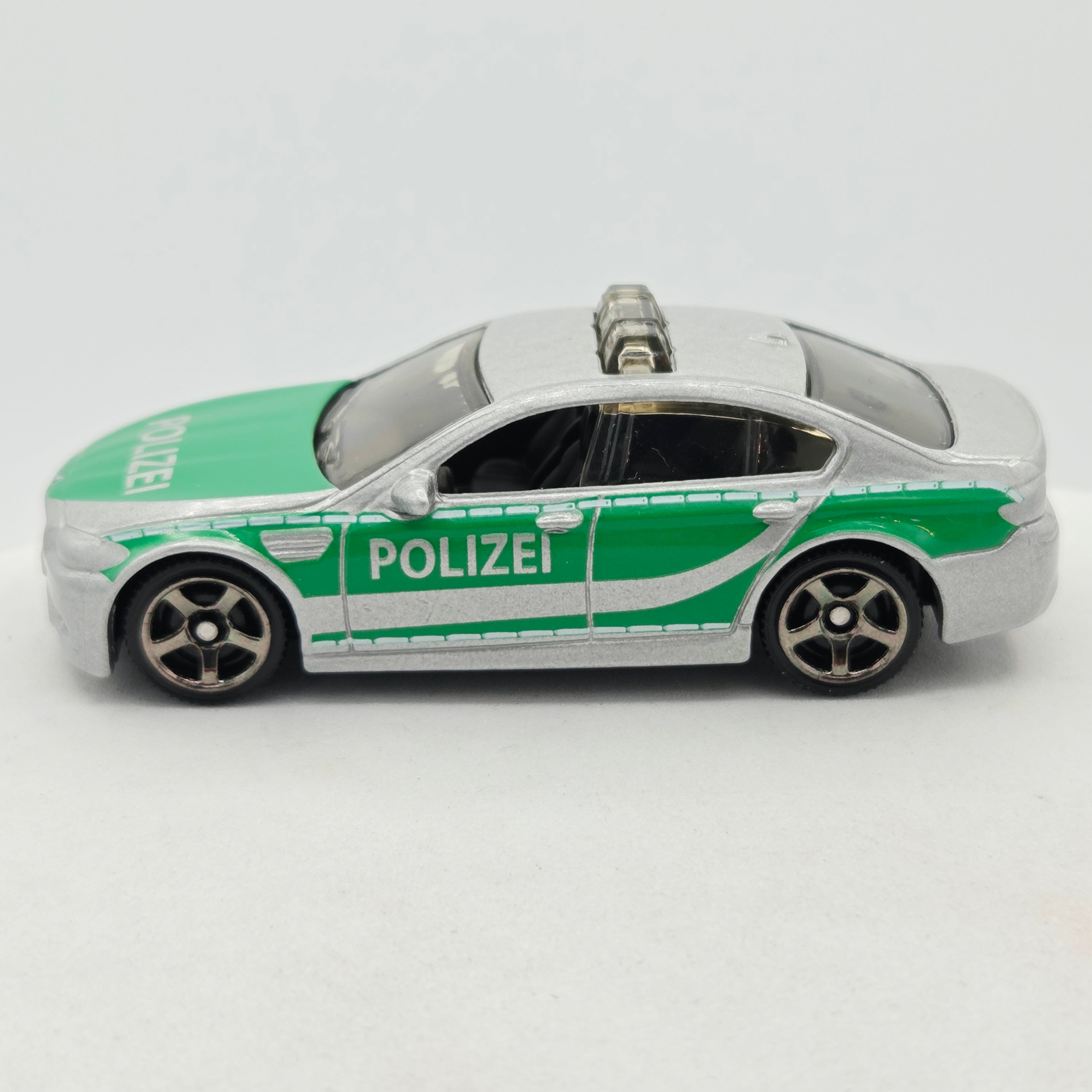 Matchbox BMW M5 Police "Polizei" (2015 MBX Basic - Heroic Rescue)