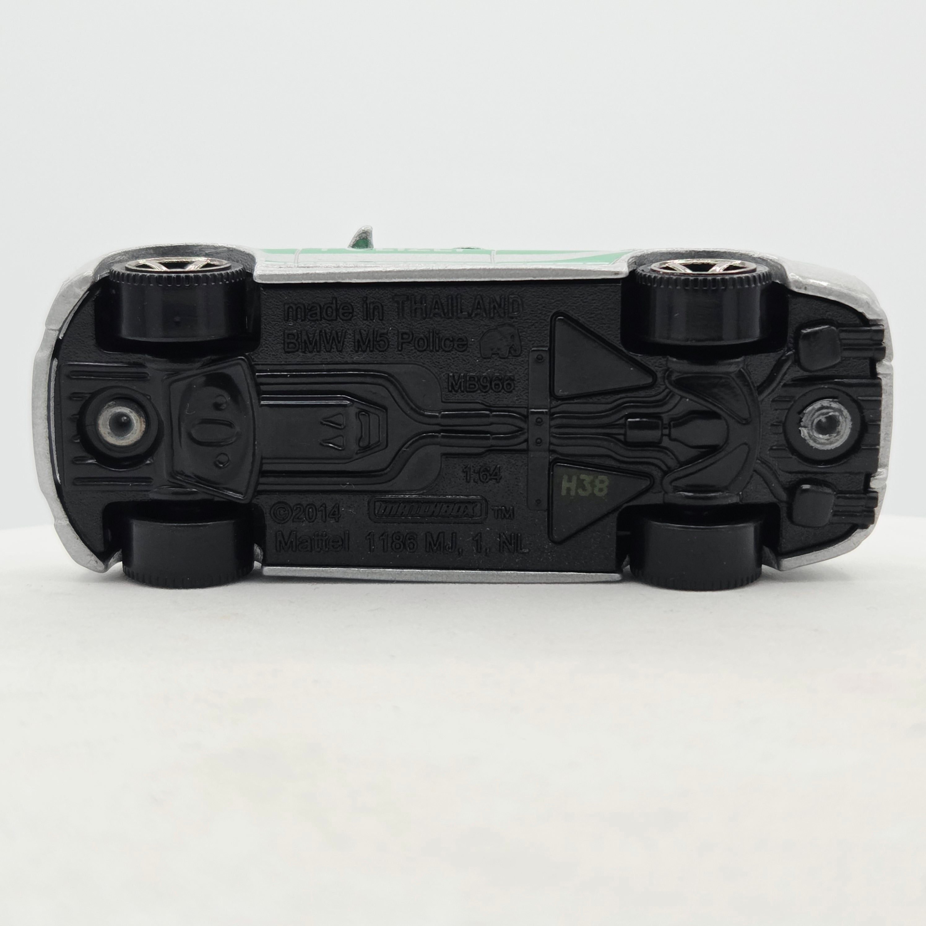 Matchbox BMW M5 Police "Polizei" (2015 MBX Basic - Heroic Rescue)
