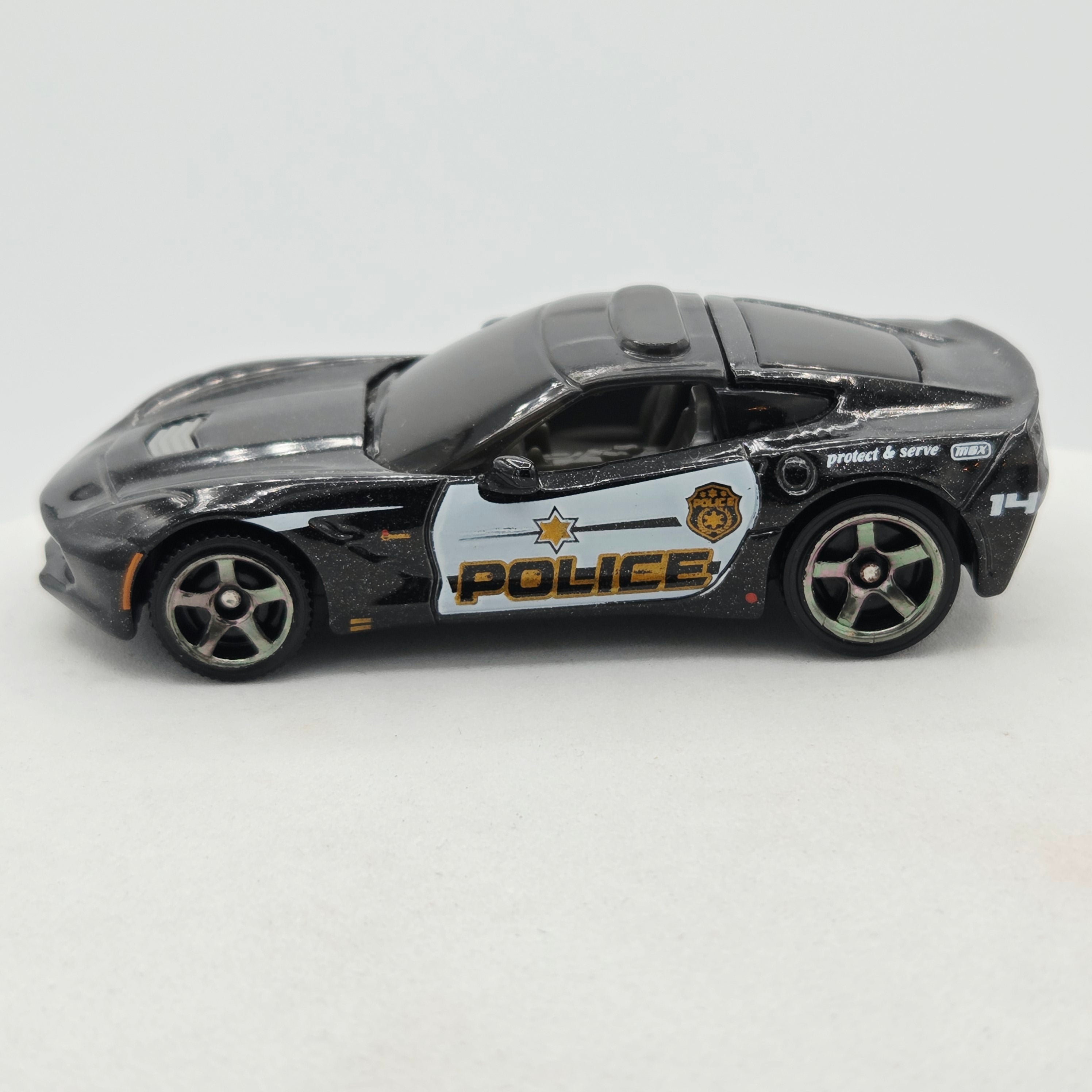 Matchbox '14 Chevy Corvette Stingray "Police" (2018 MBX Basic - Heroic Rescue)