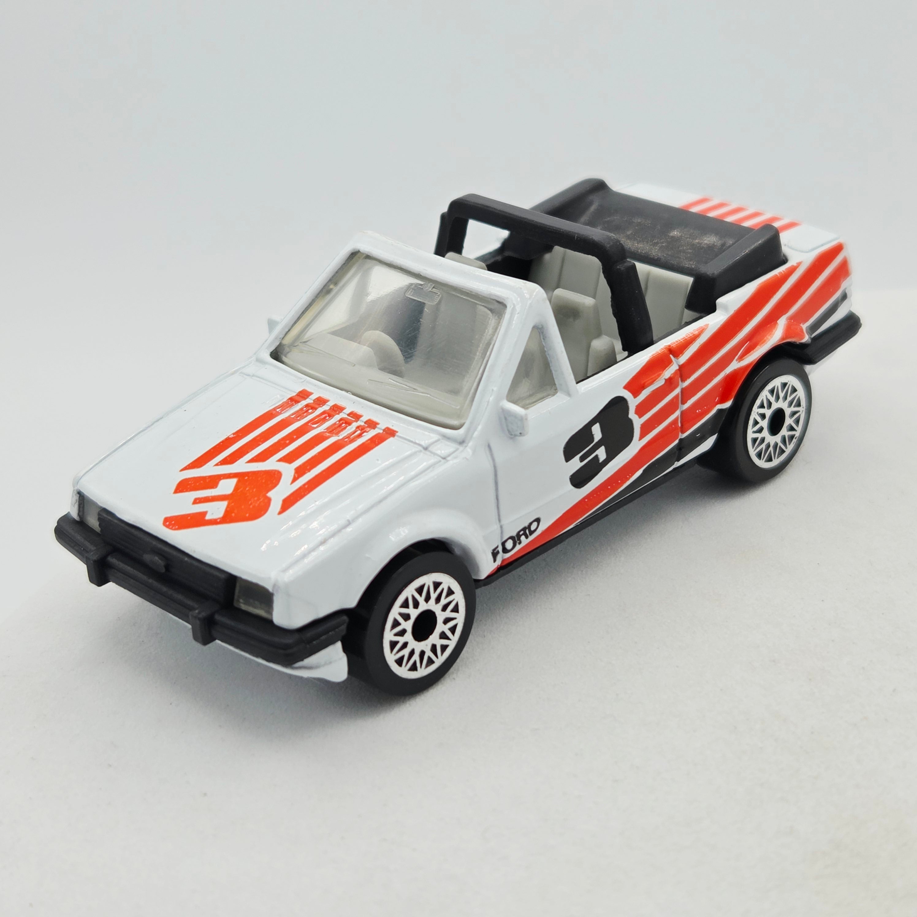 Matchbox Ford Escort Cabriolet w/ Tow Hook (1987 MBX Basic 1-75)