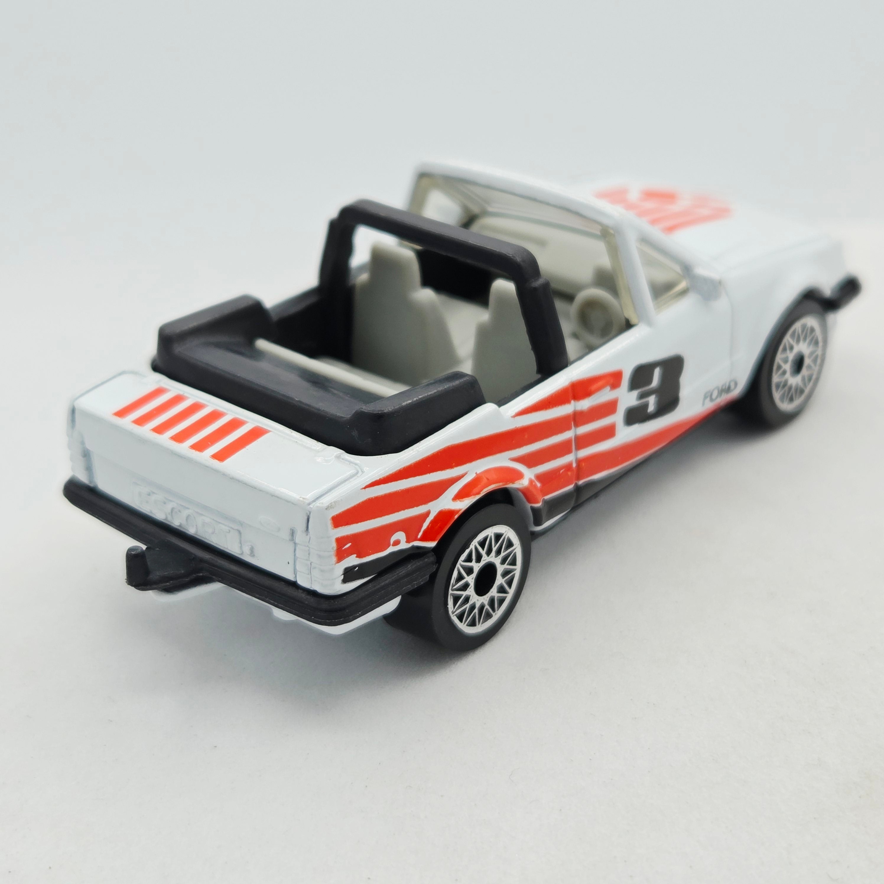 Matchbox Ford Escort Cabriolet w/ Tow Hook (1987 MBX Basic 1-75)