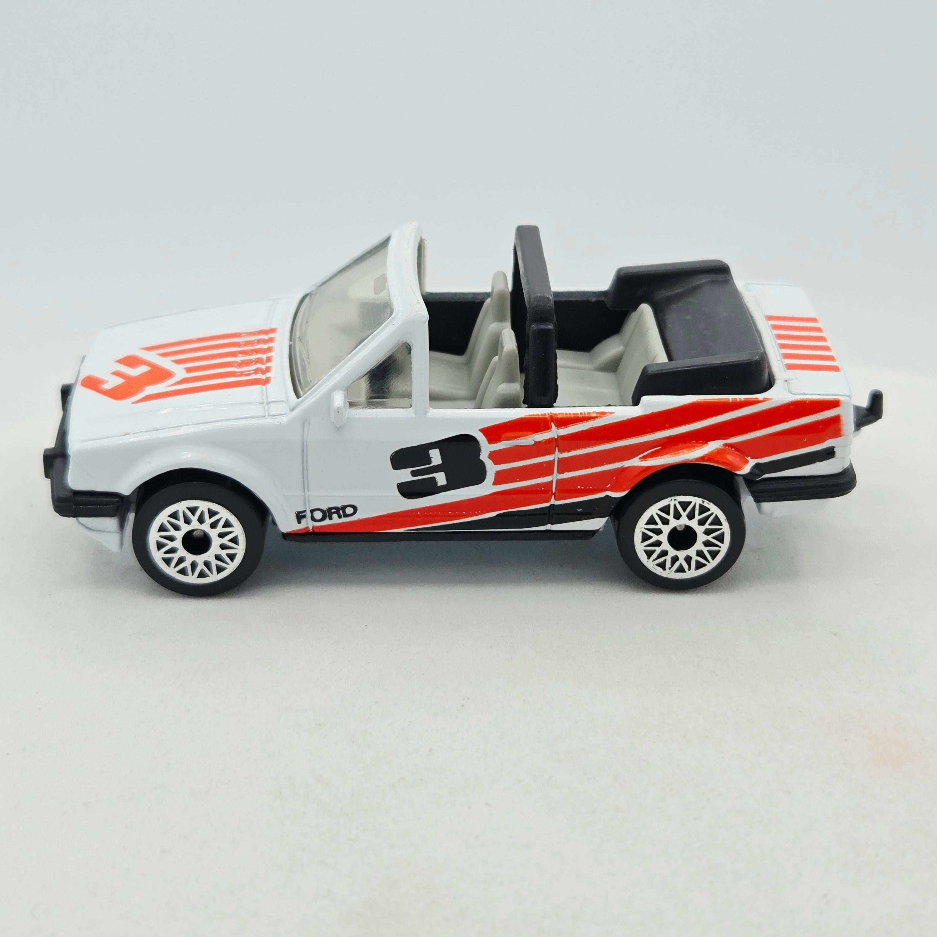 Matchbox Ford Escort Cabriolet w/ Tow Hook (1987 MBX Basic 1-75)