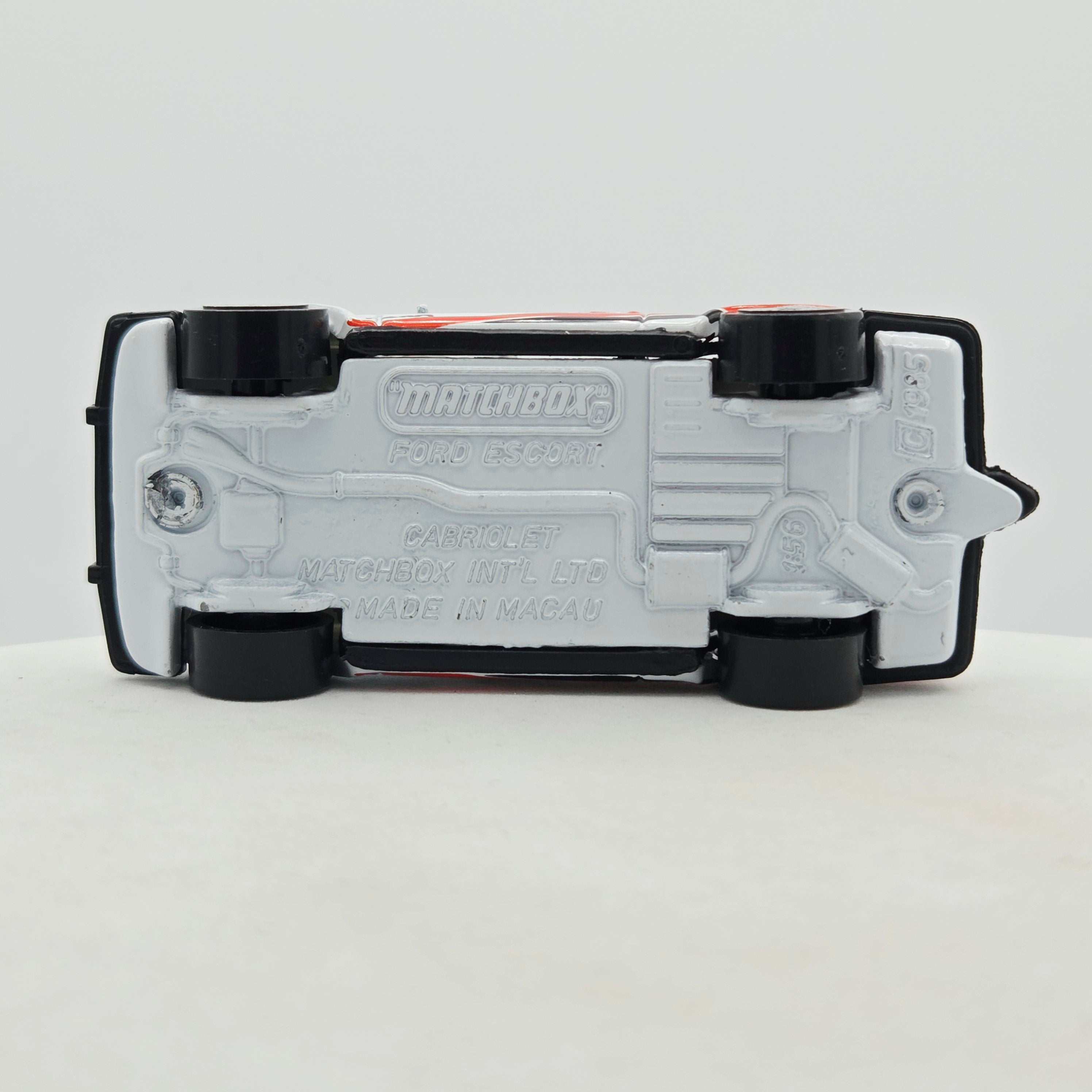 Matchbox Ford Escort Cabriolet w/ Tow Hook (1987 MBX Basic 1-75)