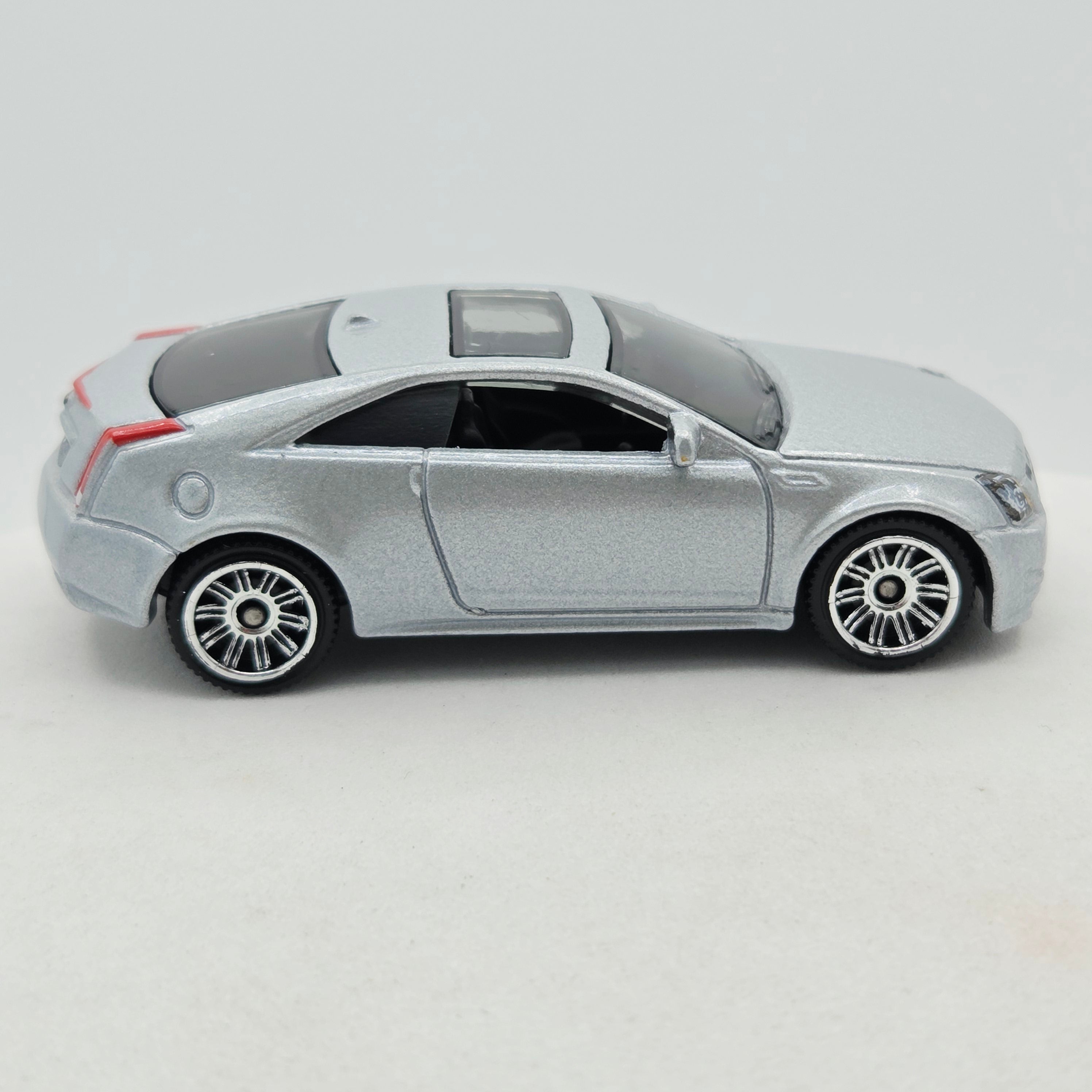 Matchbox '11 Cadillac CTS Coupe (2011 MBX Basic - VIP)