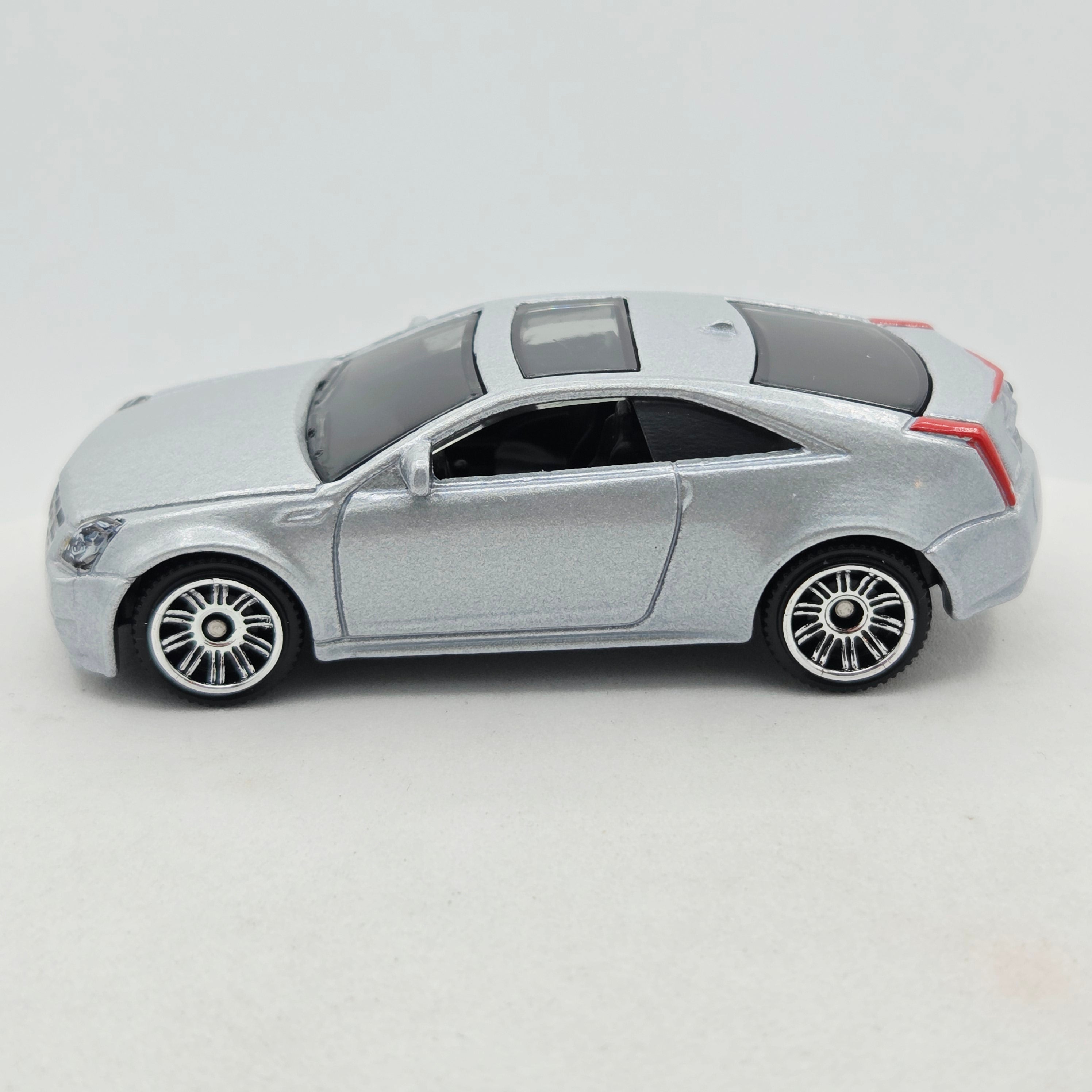 Matchbox '11 Cadillac CTS Coupe (2011 MBX Basic - VIP)