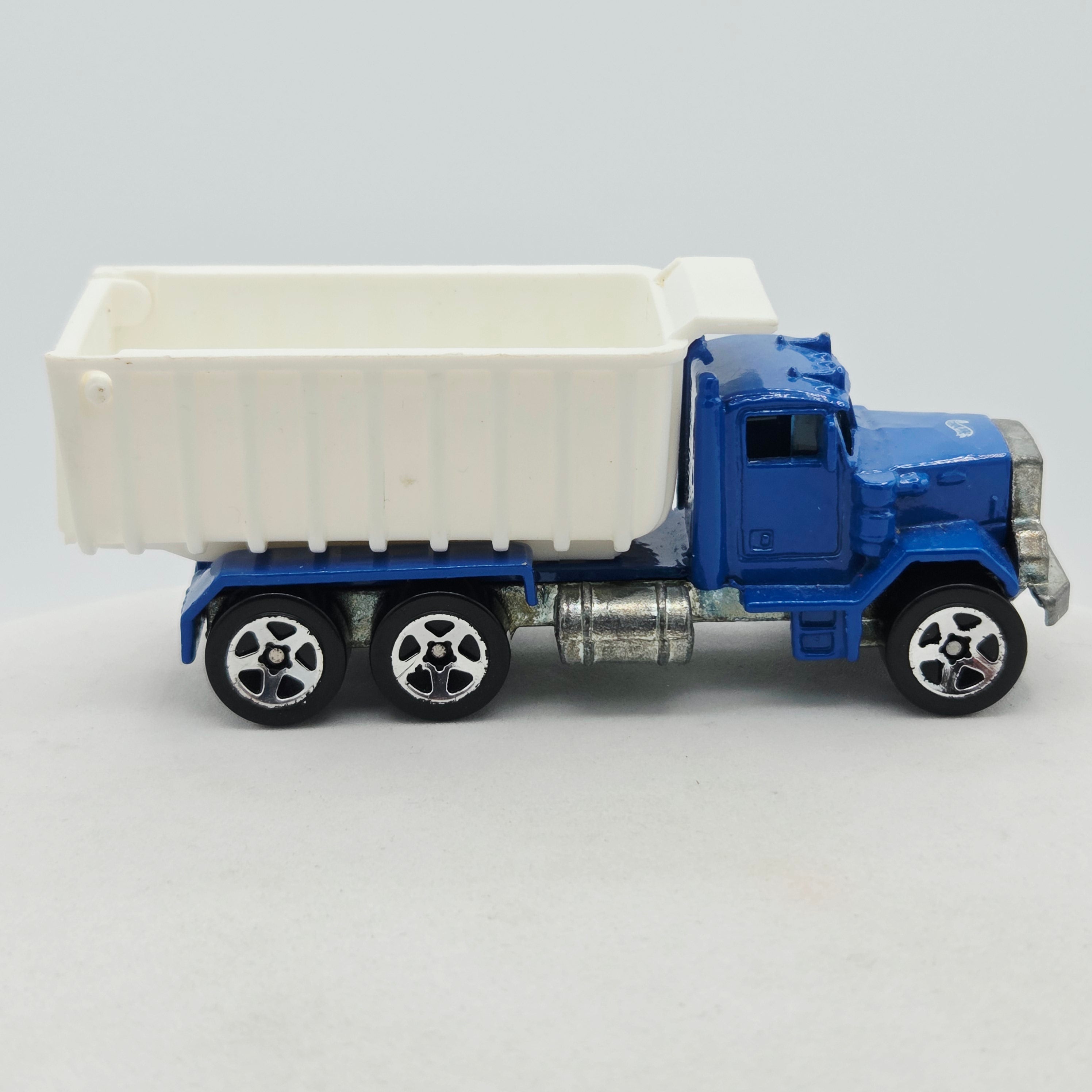 Hot Wheels Peterbilt Dump Truck w/ 5SP Wheels (1999 HW Basic / Mainline)