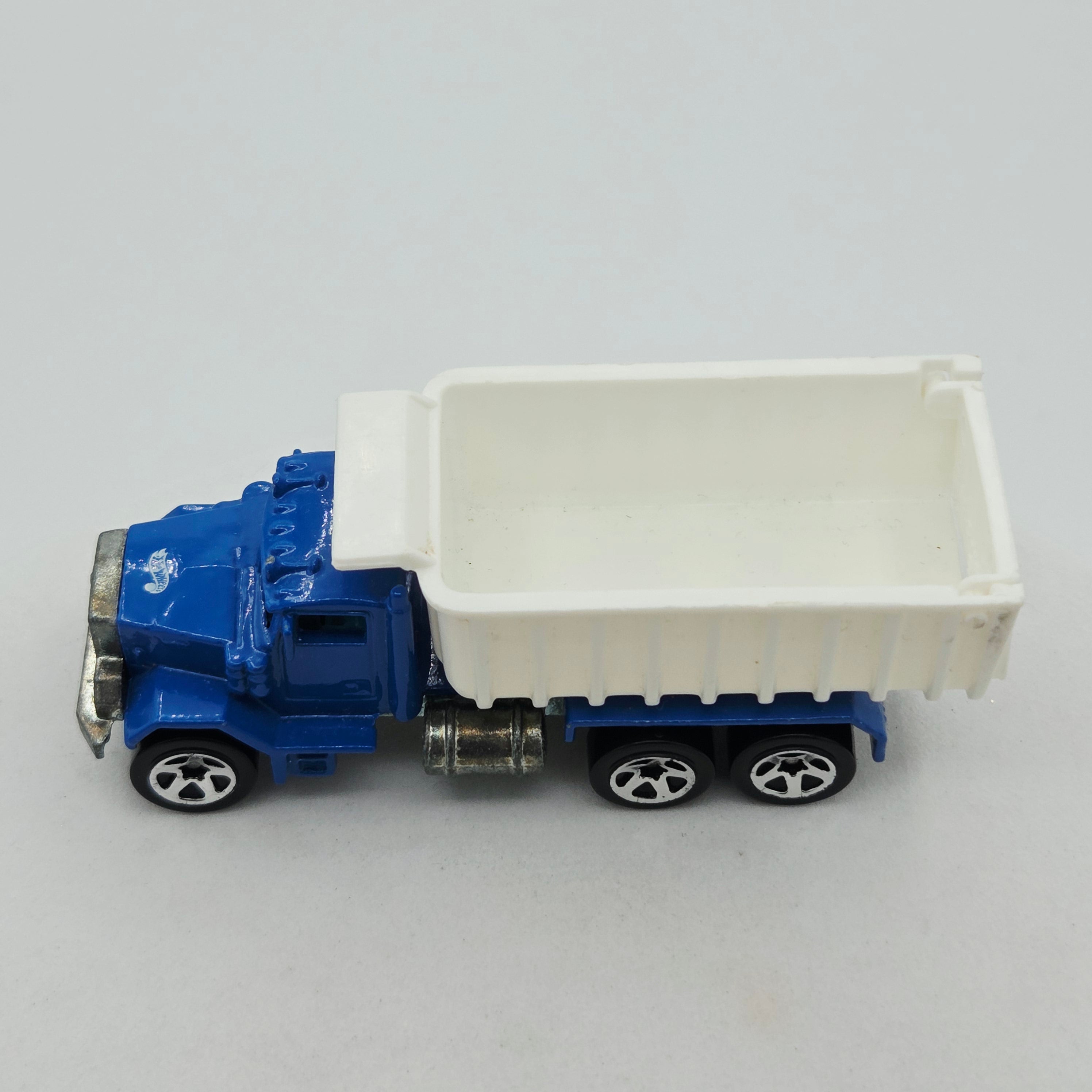 Hot Wheels Peterbilt Dump Truck w/ 5SP Wheels (1999 HW Basic / Mainline)