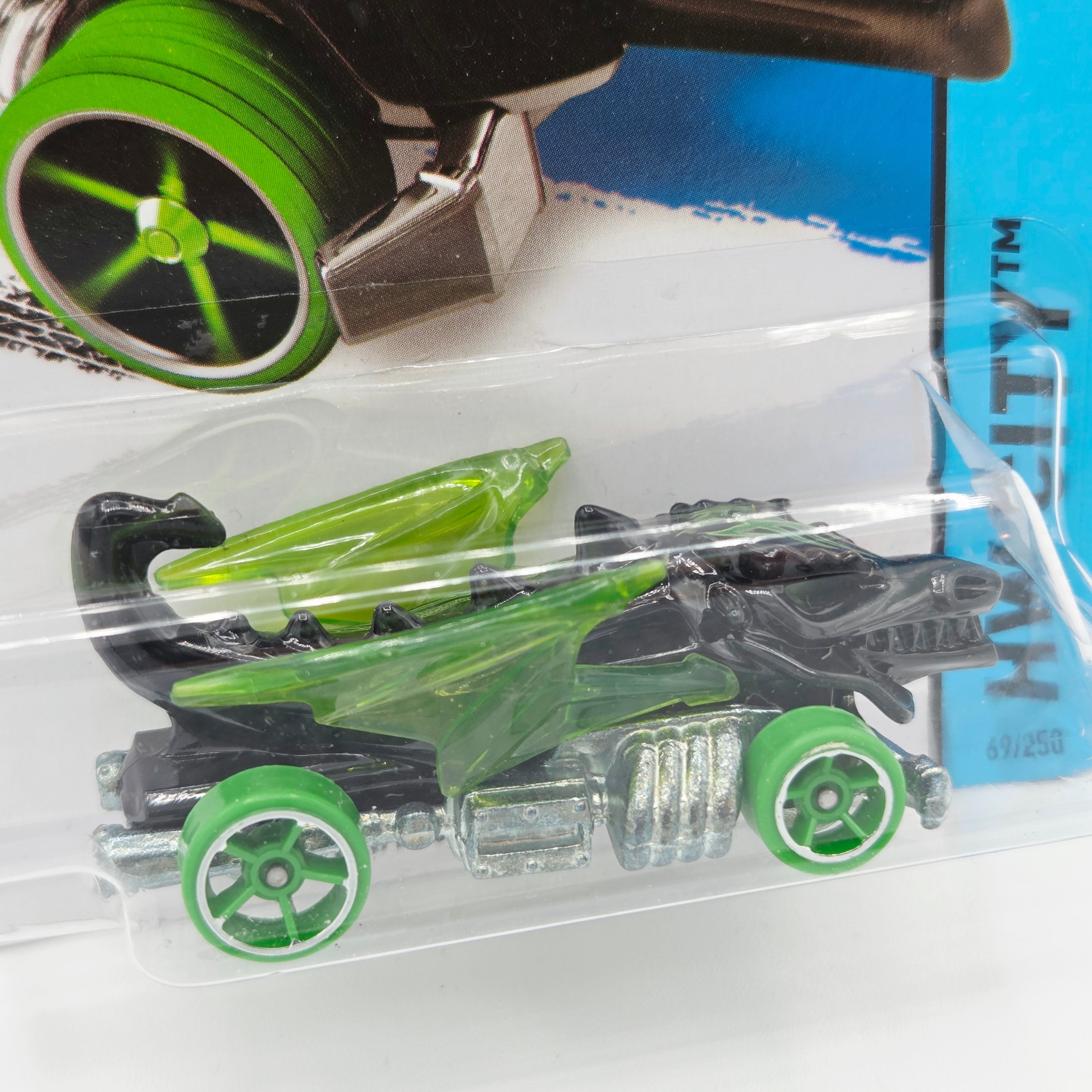 Hot Wheels Dragon Blaster (2014 HW Basic - Medievil Rides)