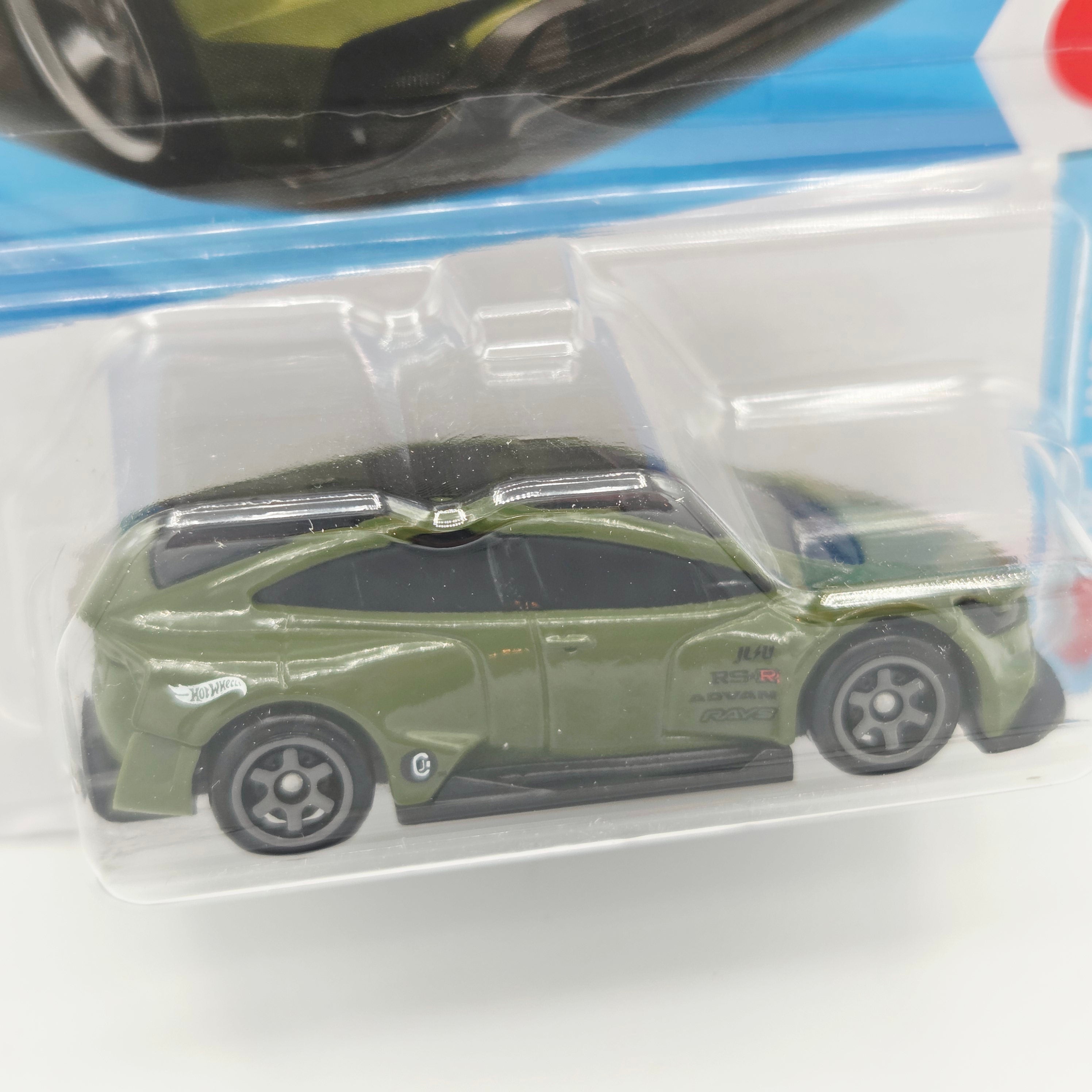 Hot Wheels Toyota Prius Custom (2026 HW Basic Case M - J-Imports)