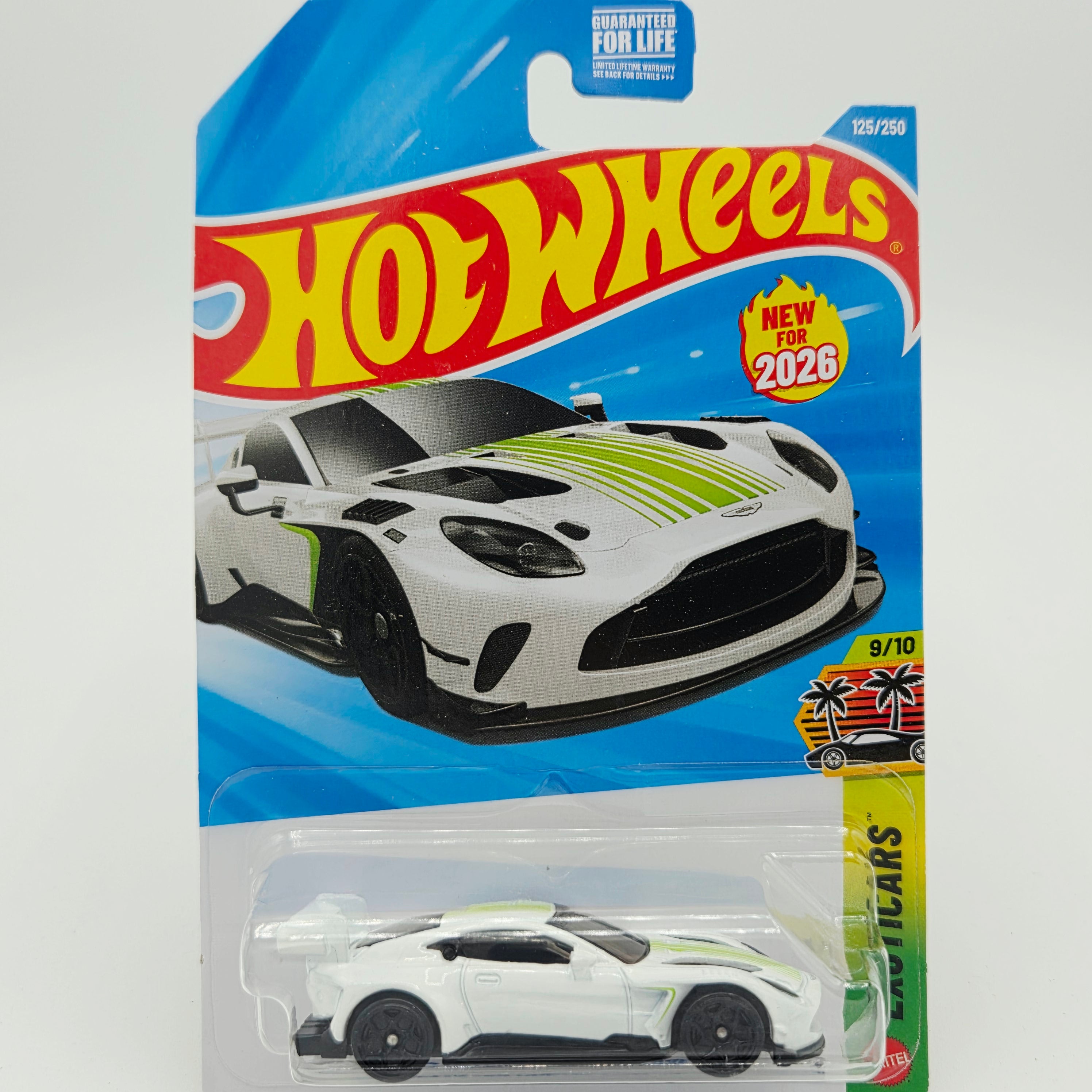 Hot Wheels '24 Aston Martin Vantage GT3 (2026 HW Basic Case L - Exoticars)