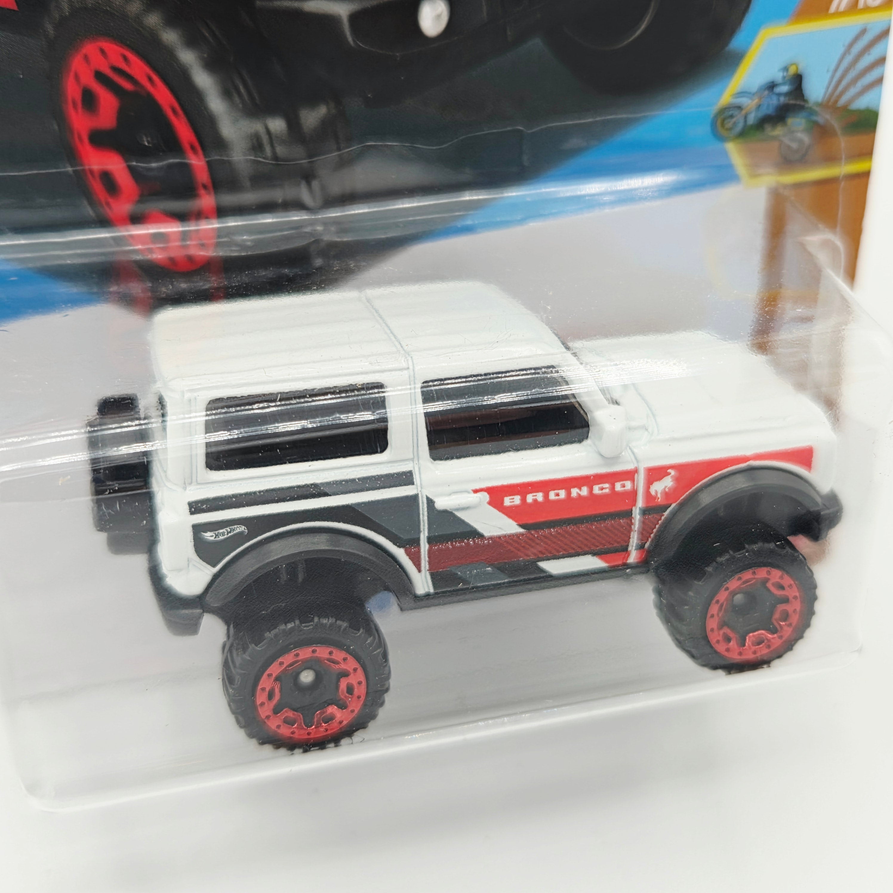 Hot Wheels '21 Ford Bronco (2026 HW Basic Case L - Dirt)