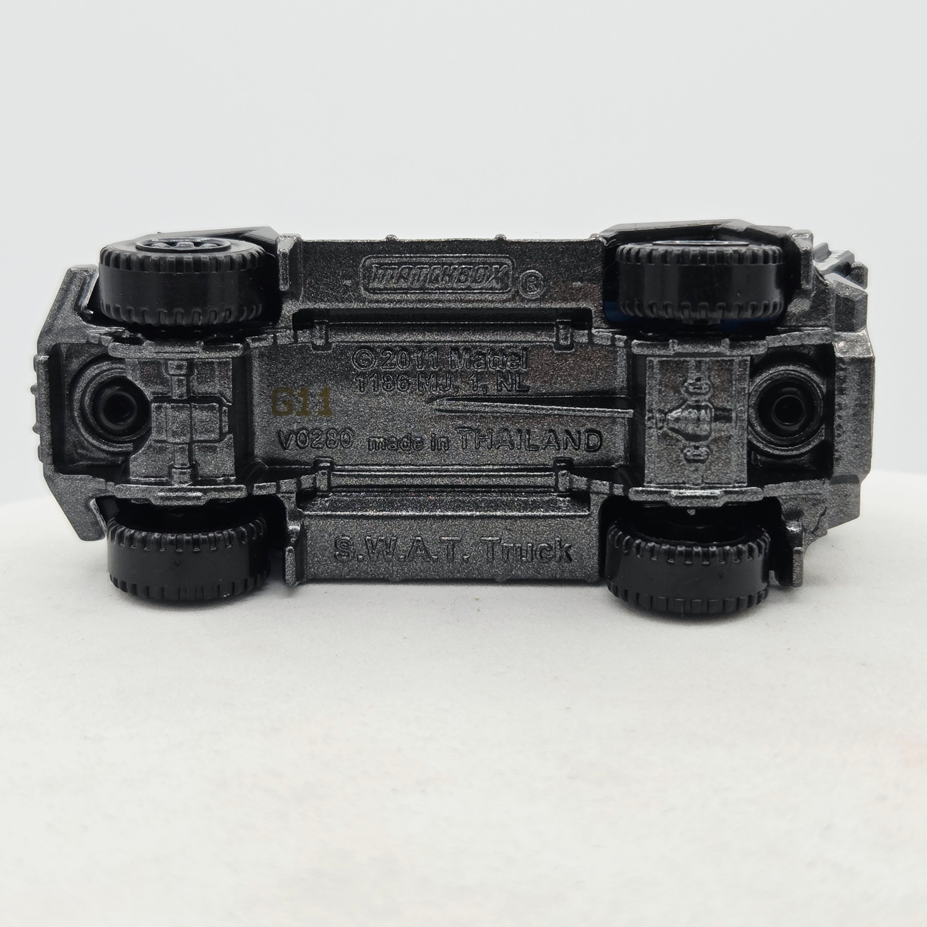 Matchbox S.W.A.T. Truck (2014 MBX Basic - Heroic Rescue)