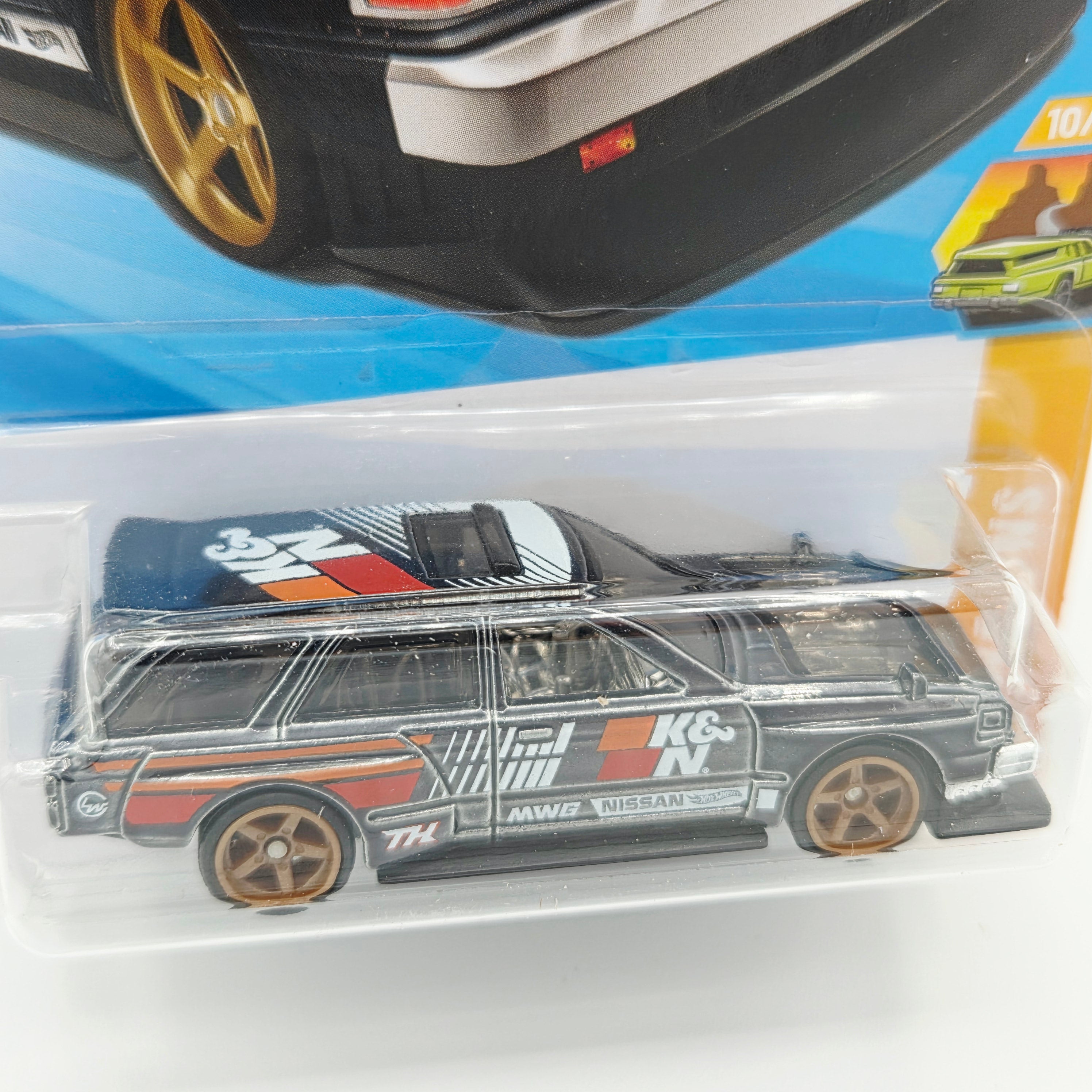Hot Wheels - SUPER TREASURE HUNT - Nissan Maxima Drift Wagon (2026 HW Basic Case L - Wagons)