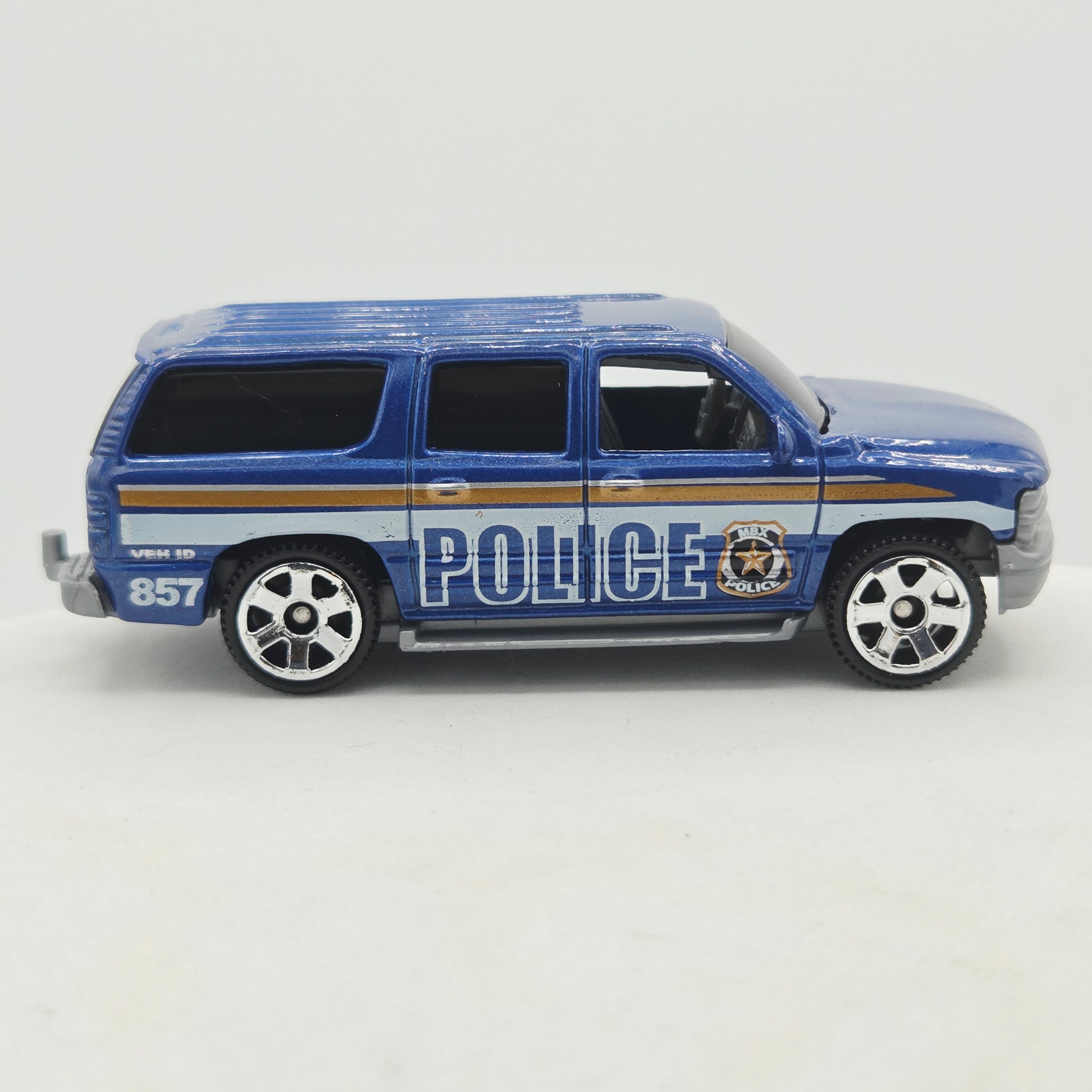 Matchbox '00 Chevrolet Suburban "Police" (2014 MBX Crime Squad 5 Pack - Multipack Exclusive)