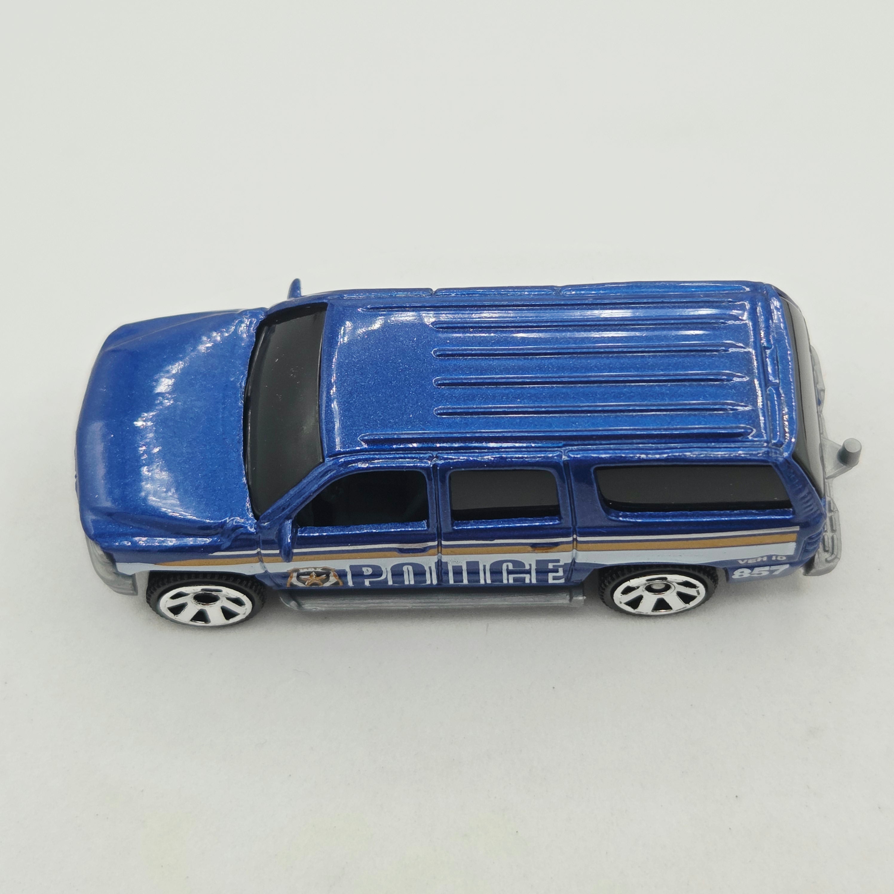 Matchbox '00 Chevrolet Suburban "Police" (2014 MBX Crime Squad 5 Pack - Multipack Exclusive)