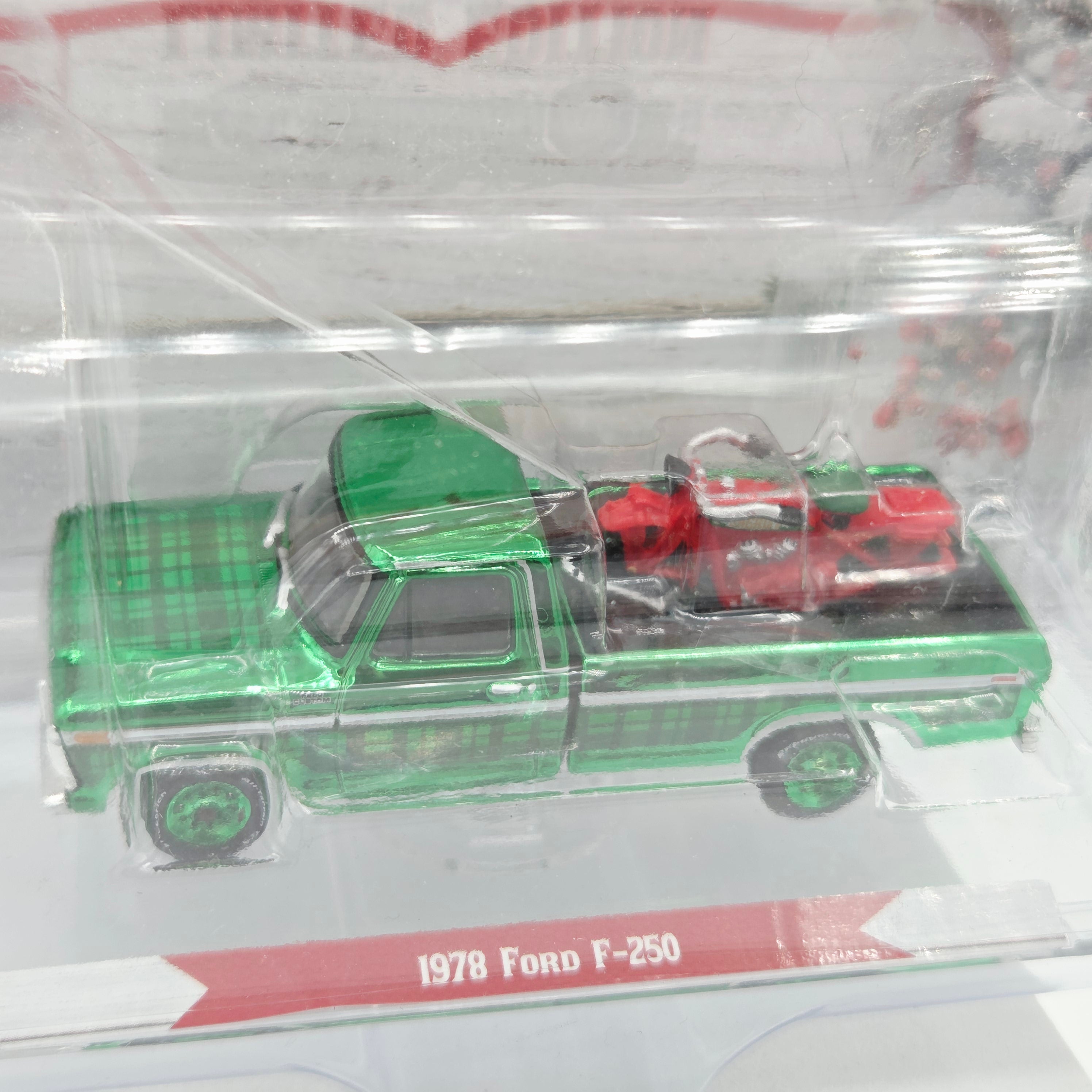 GreenLight - CHASE, GREEN - '78 Ford F-250 Pickup w/ Motorcycle - 1:64 (2025 Christmas - Hobby Exclusive)