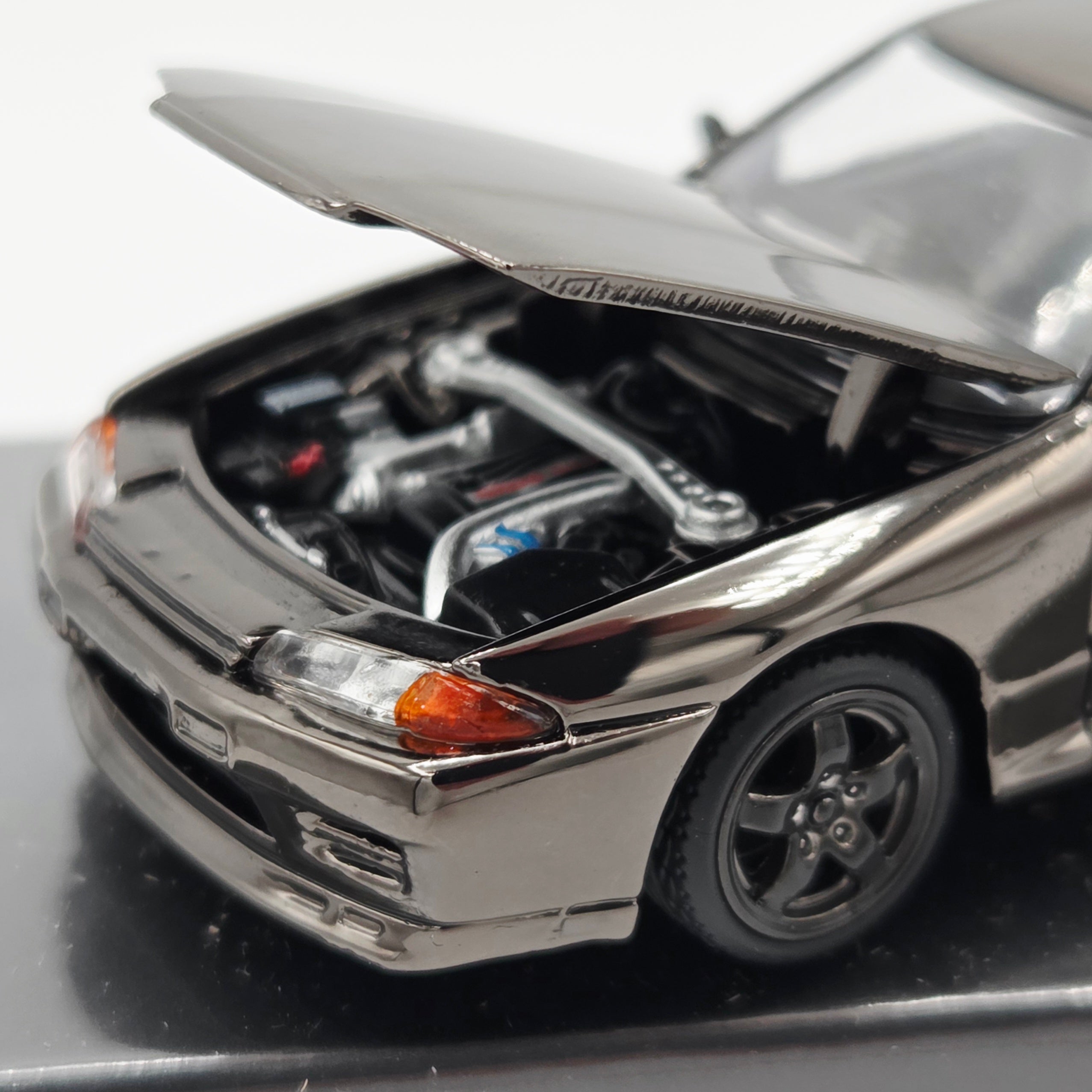 Pop Race Nissan Skyline GT-R R32 - 1:64, Black Chrome (2026 Limited Edition)