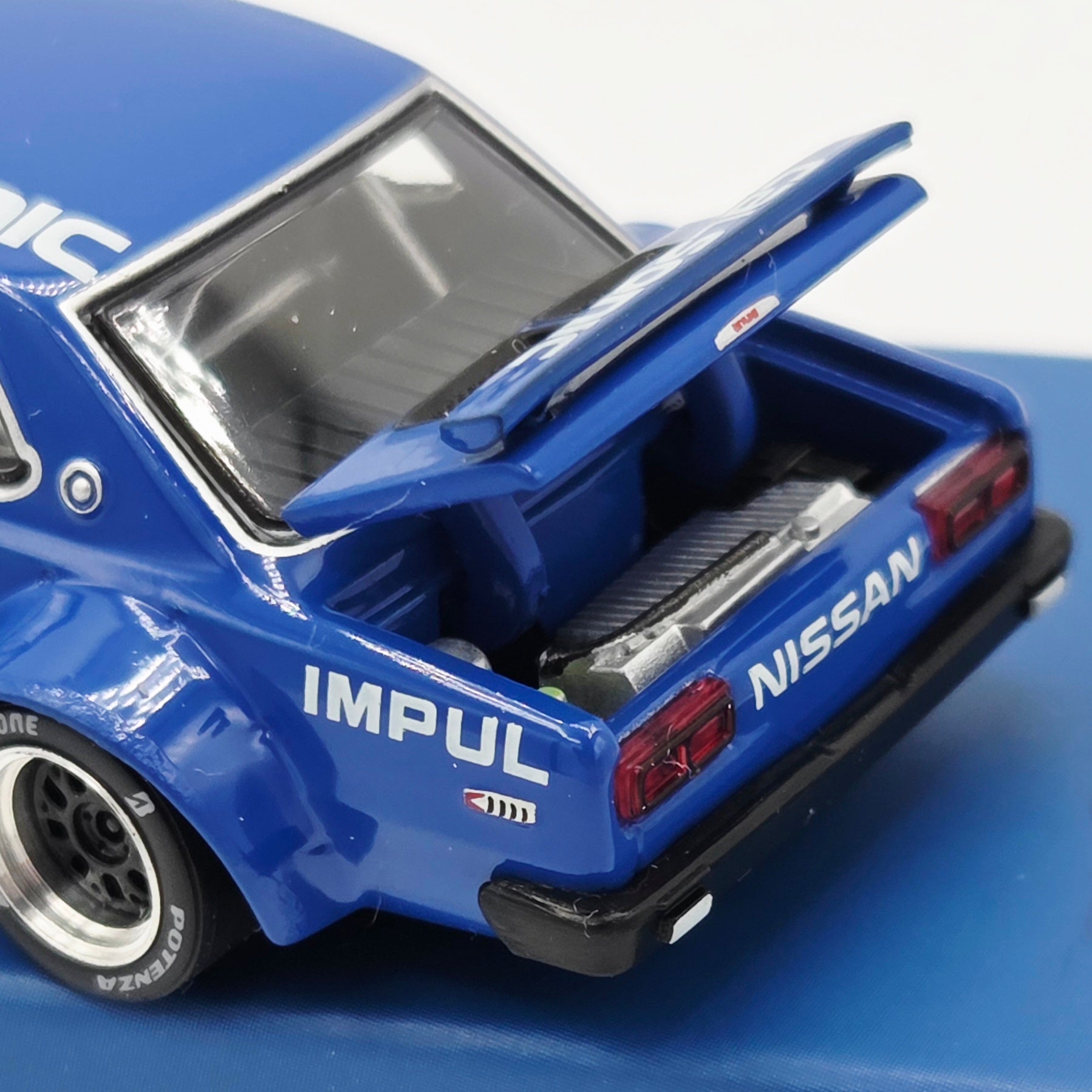 Pop Race Nissan Skyline GT-R V8 Drift Hakosuka - 1:64, Calsonic #114 (2026 Limited Edition)