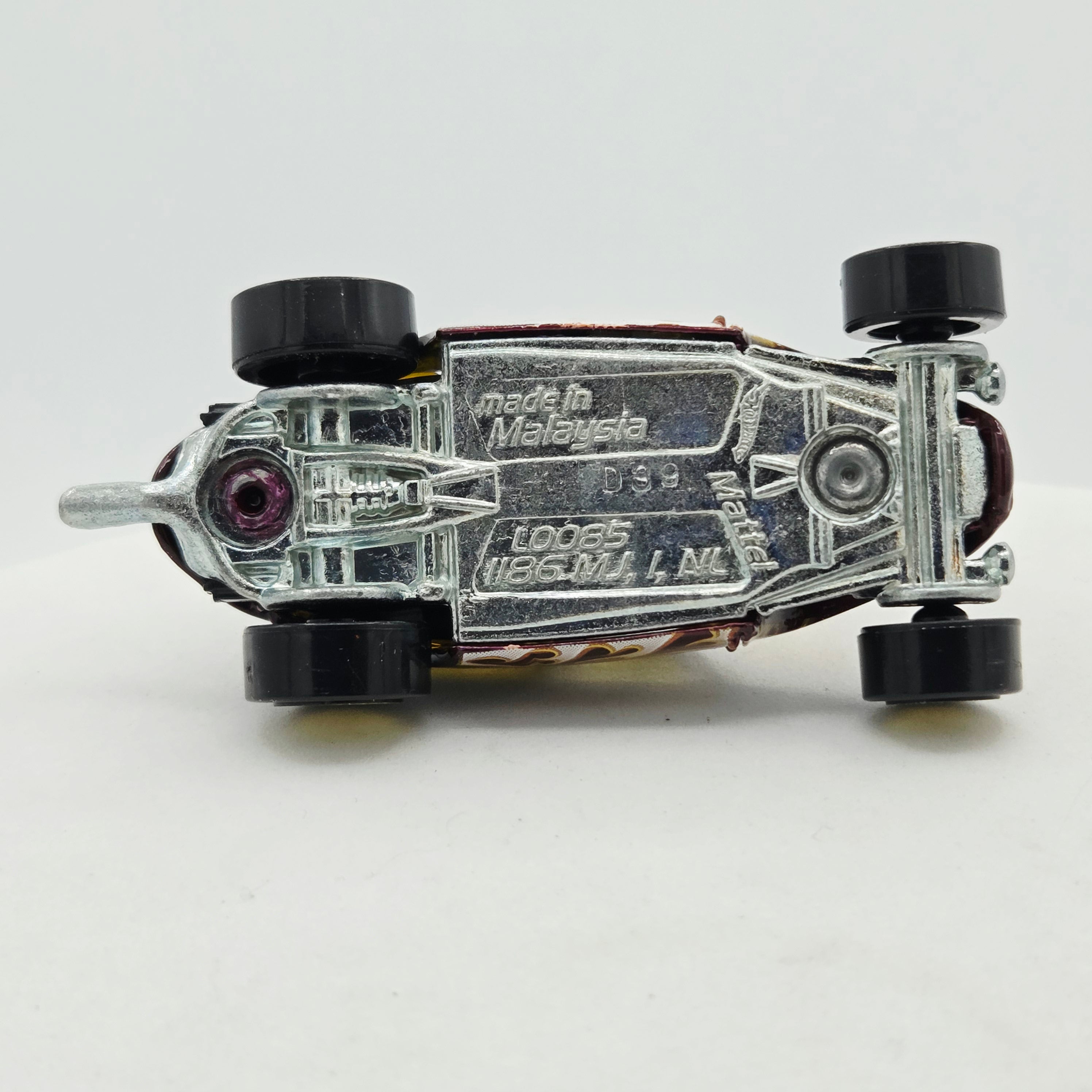 Hot Wheels Custom Volkswagen Beetle (2011 HW Basic - Heat Fleet)