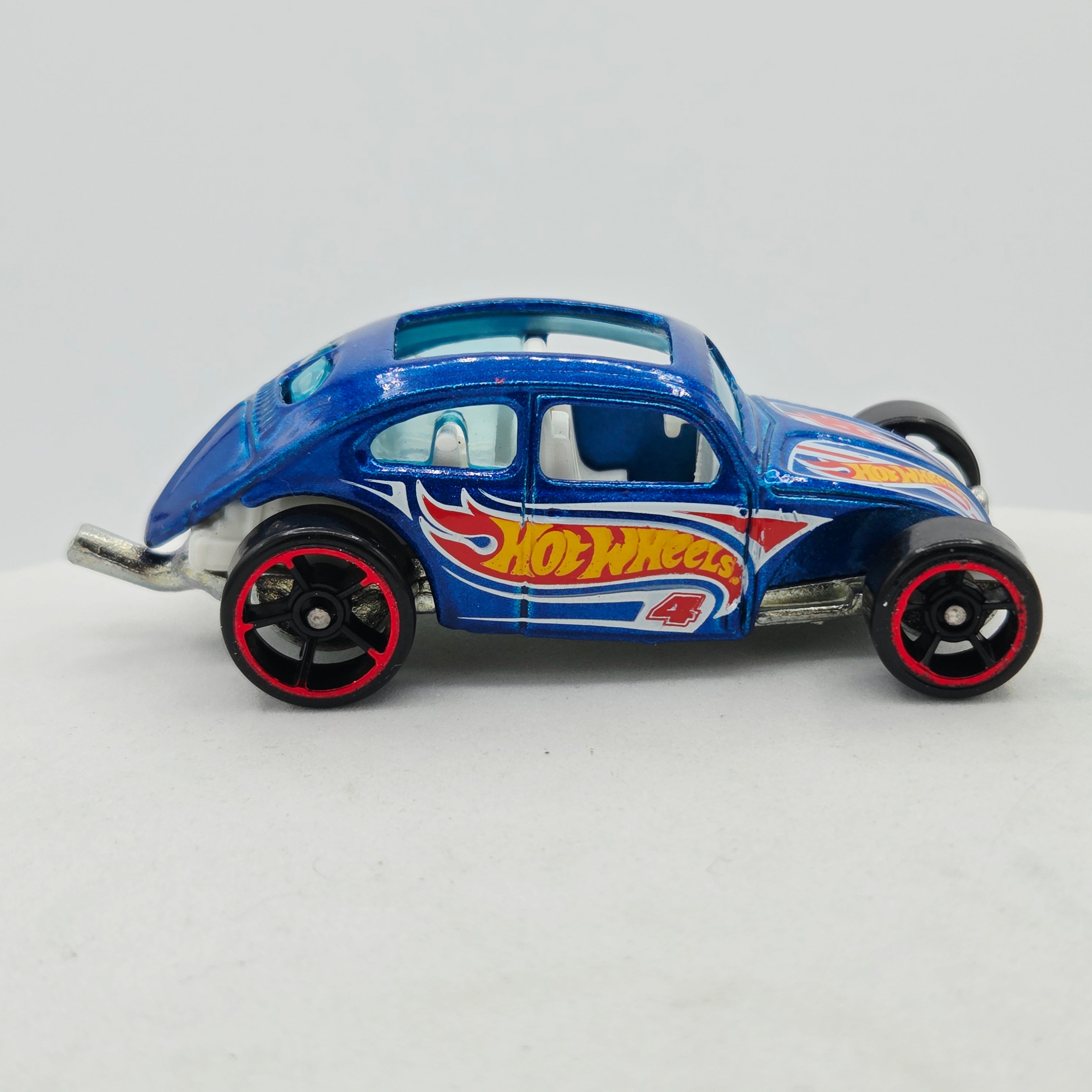 Hot Wheels Custom Volkswagen Beetle (2012 HW Basic - Racing)
